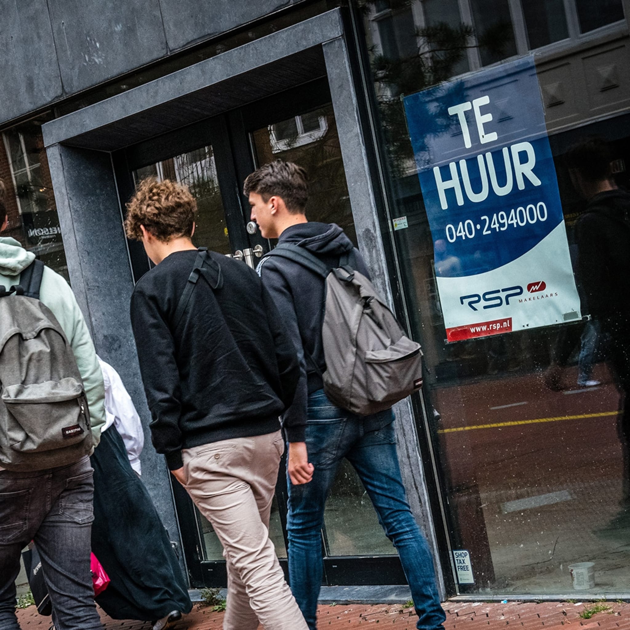 kaalslag in de winkelstraten overheid voorkom het verdwijnen van de middenstand
