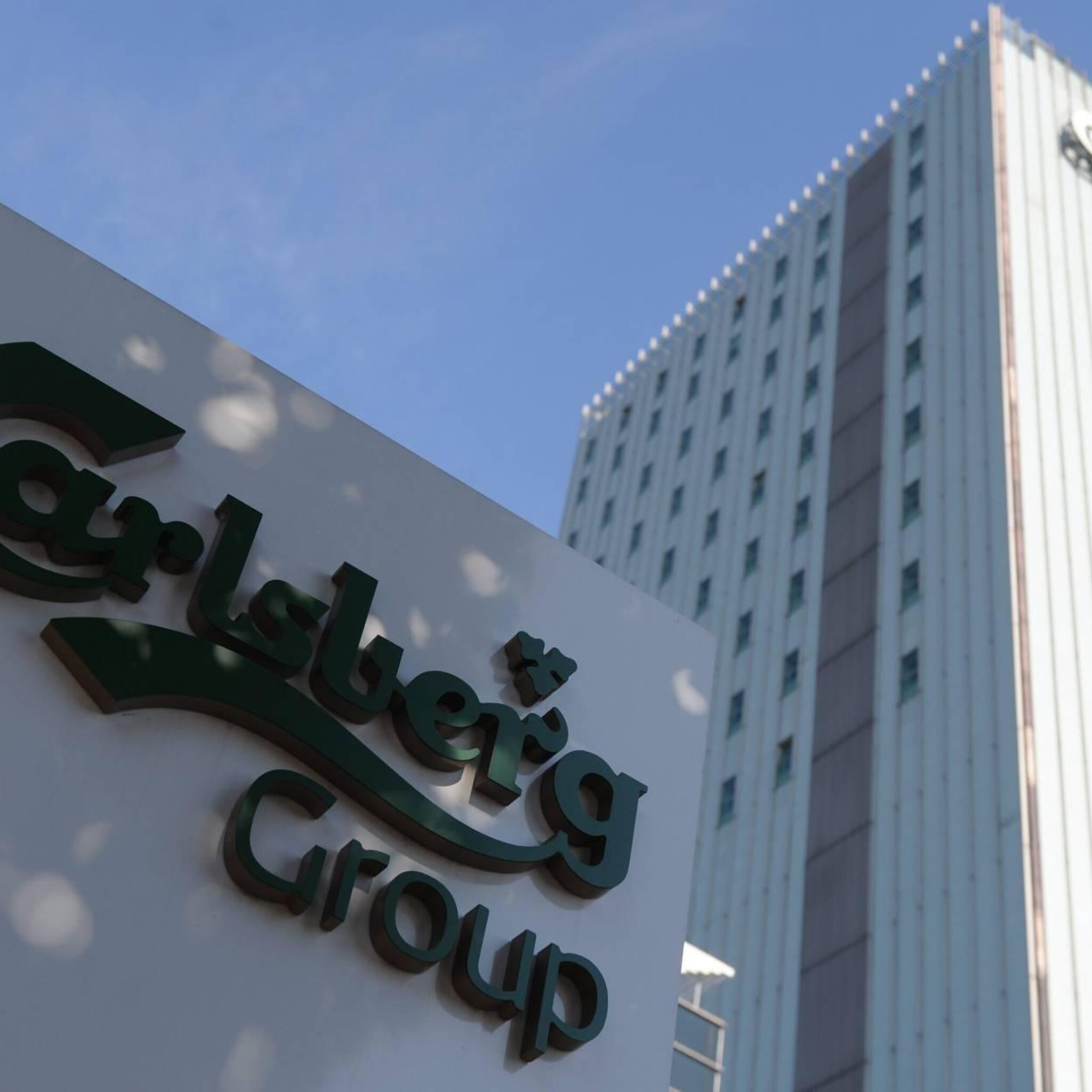 brouwer carlsberg verhoogt winstverwachting dankzij azie