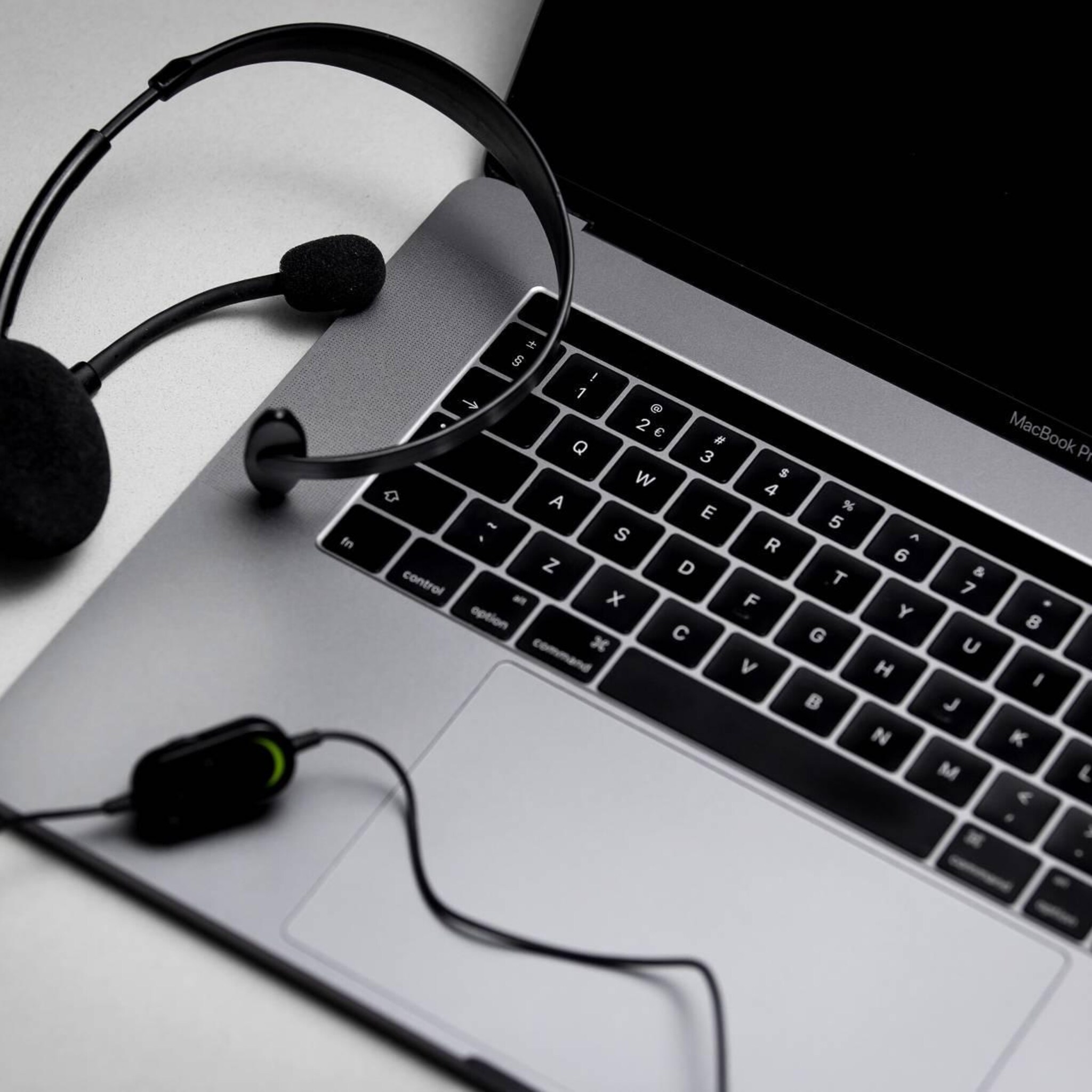 wankelende webshop made com neemt geen bestellingen aan