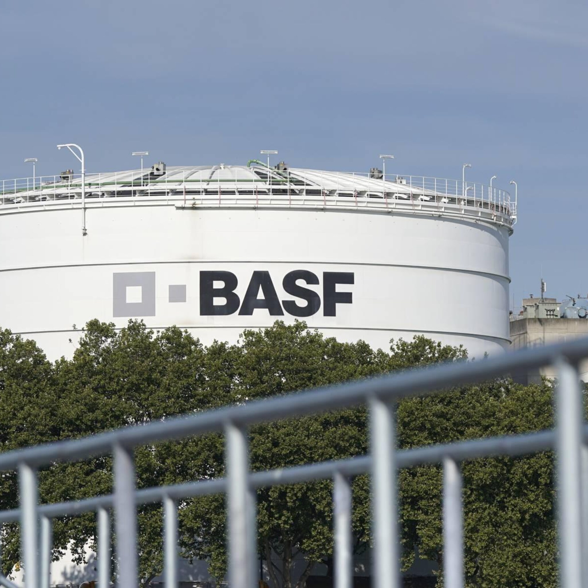 de tijd basf maakt weer ammoniak nu gasprijs wat lager is