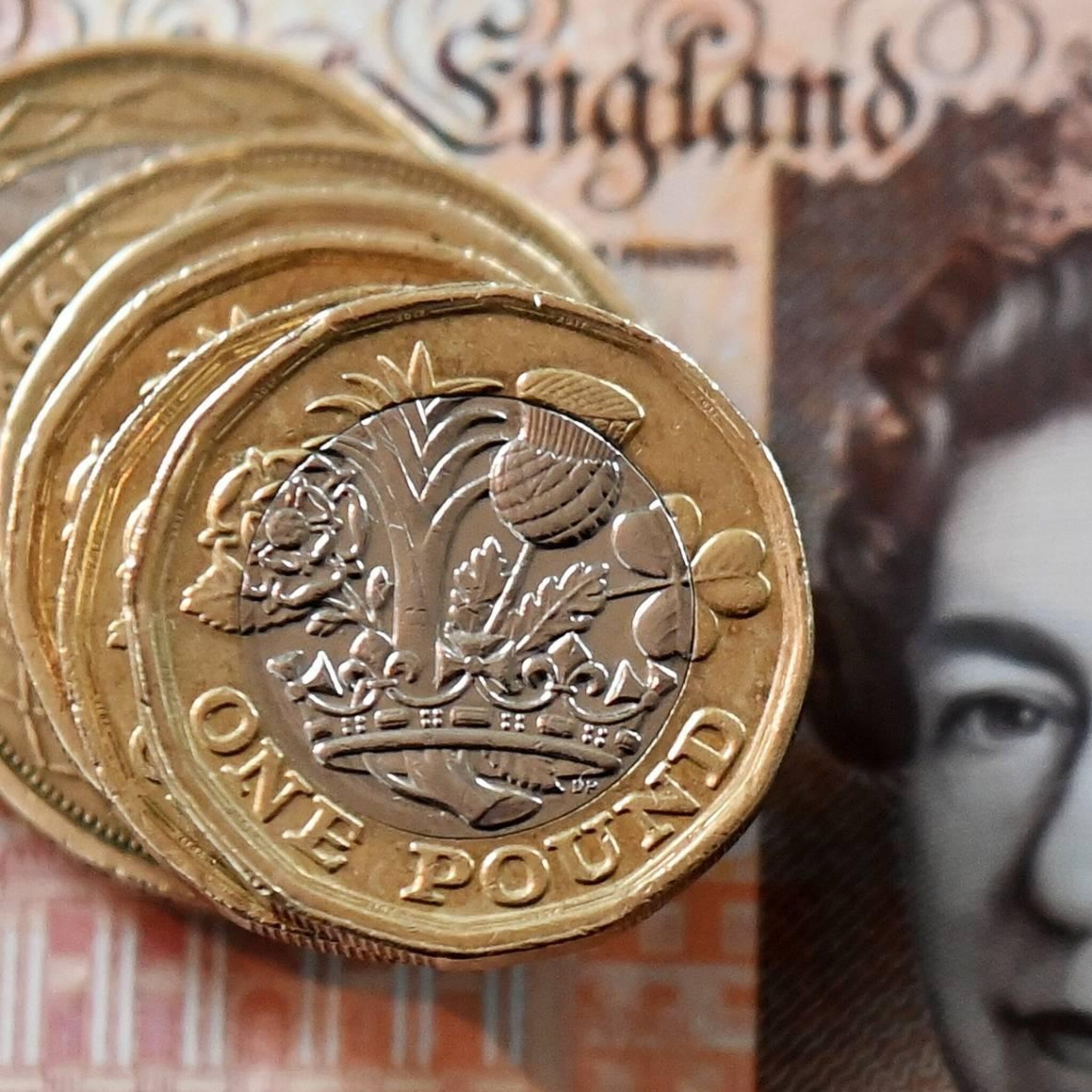 kredietbeoordelaar moody s ziet risico s in onzeker brits beleid