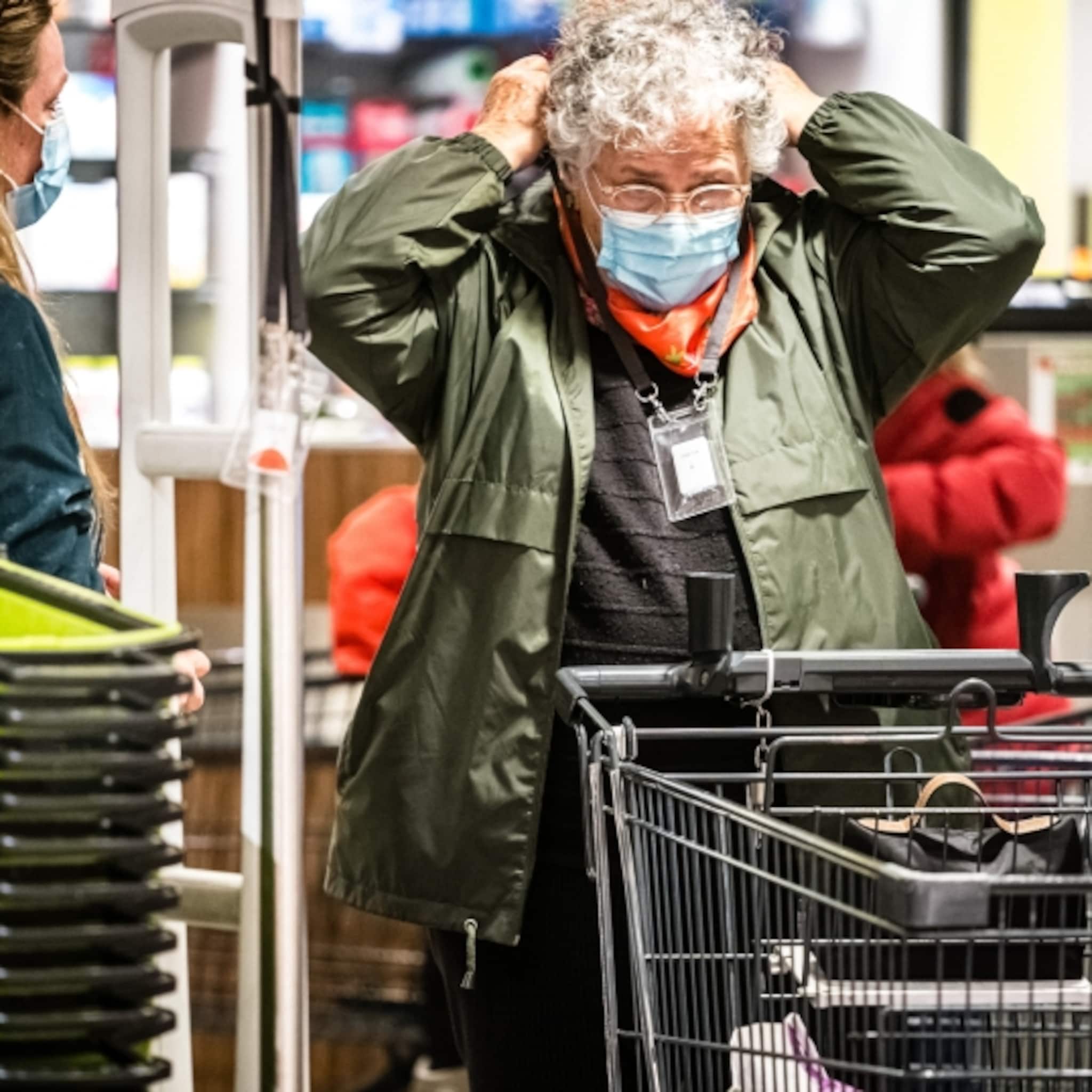 ondanks oplopende coronacijfers nemen supermarkt en horecasector geen preventieve maatregelen