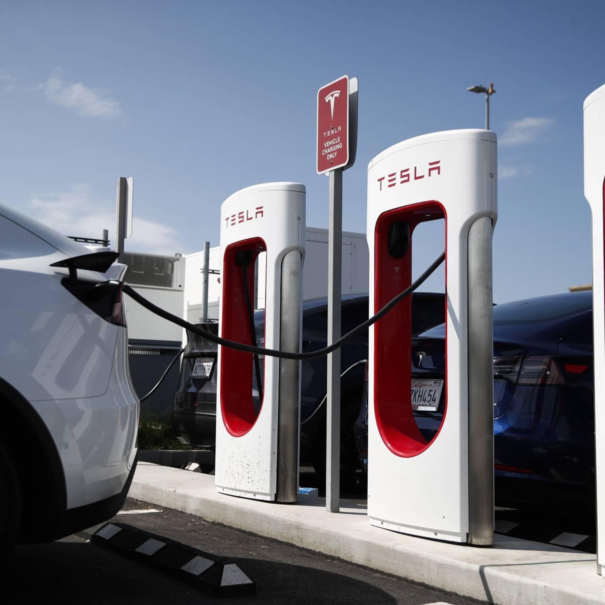 tesla hard omlaag op sombere beursdag wall street