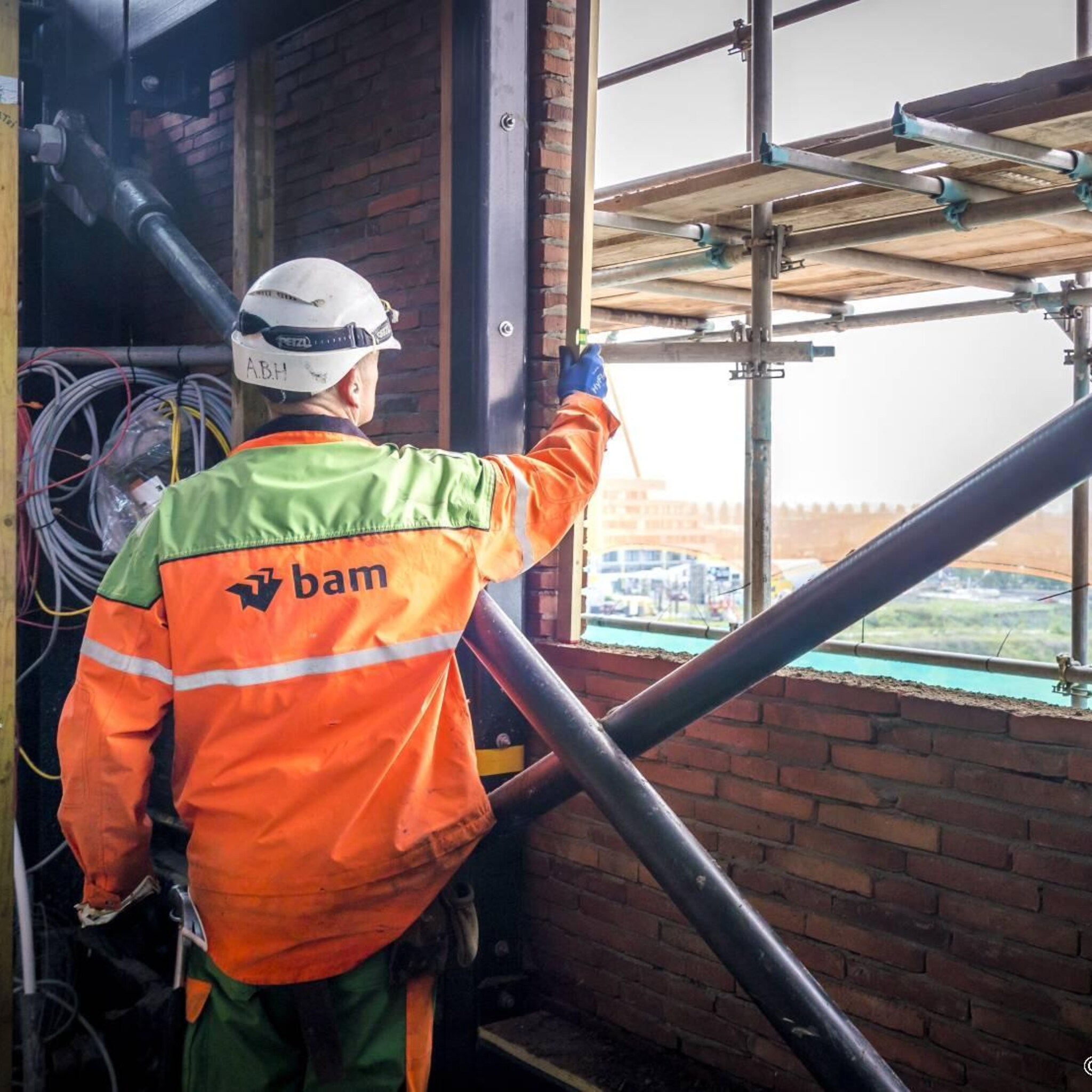 beleggers willen opheldering bam over inval opsporingsdiensten