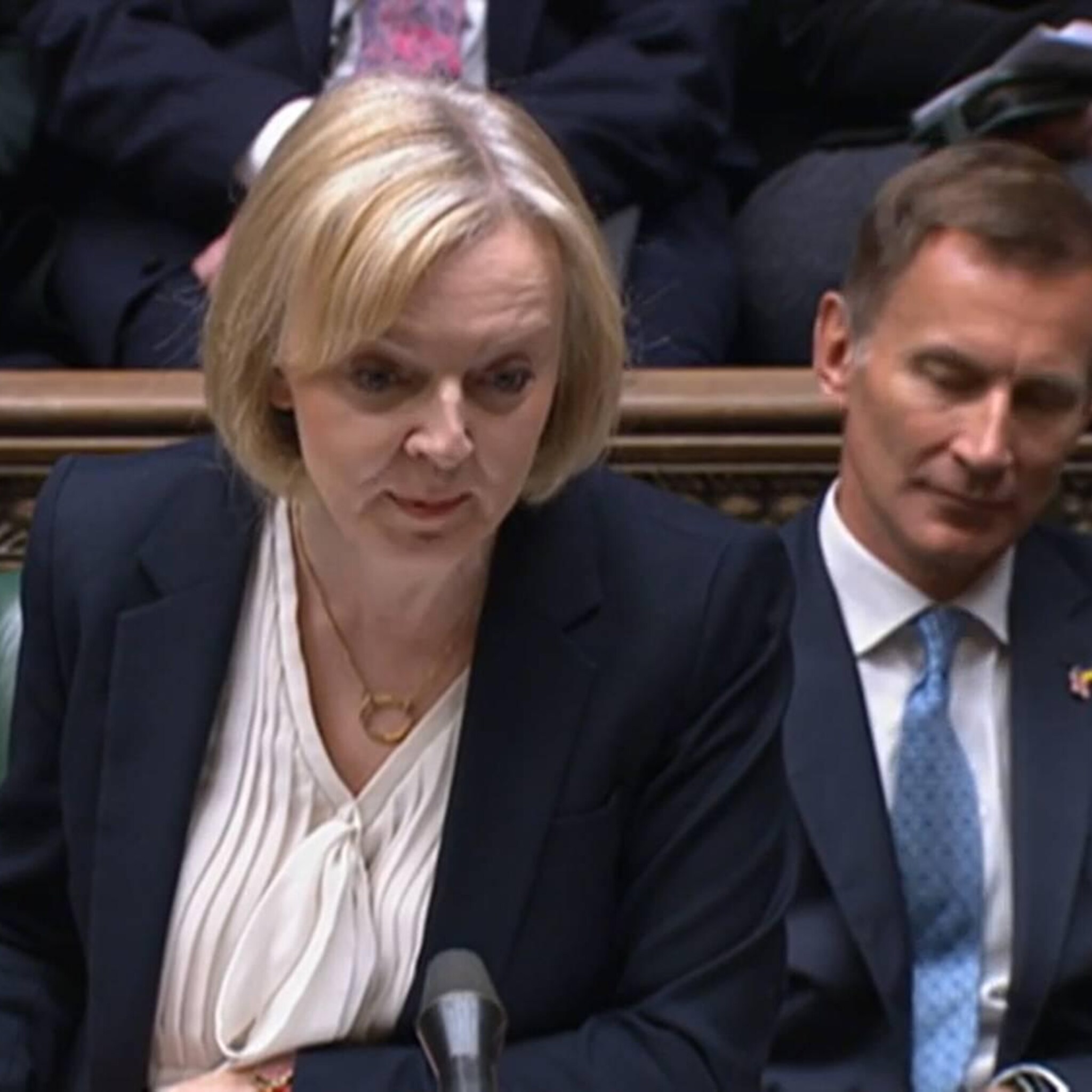 britse pond stijgt na aftreden liz truss