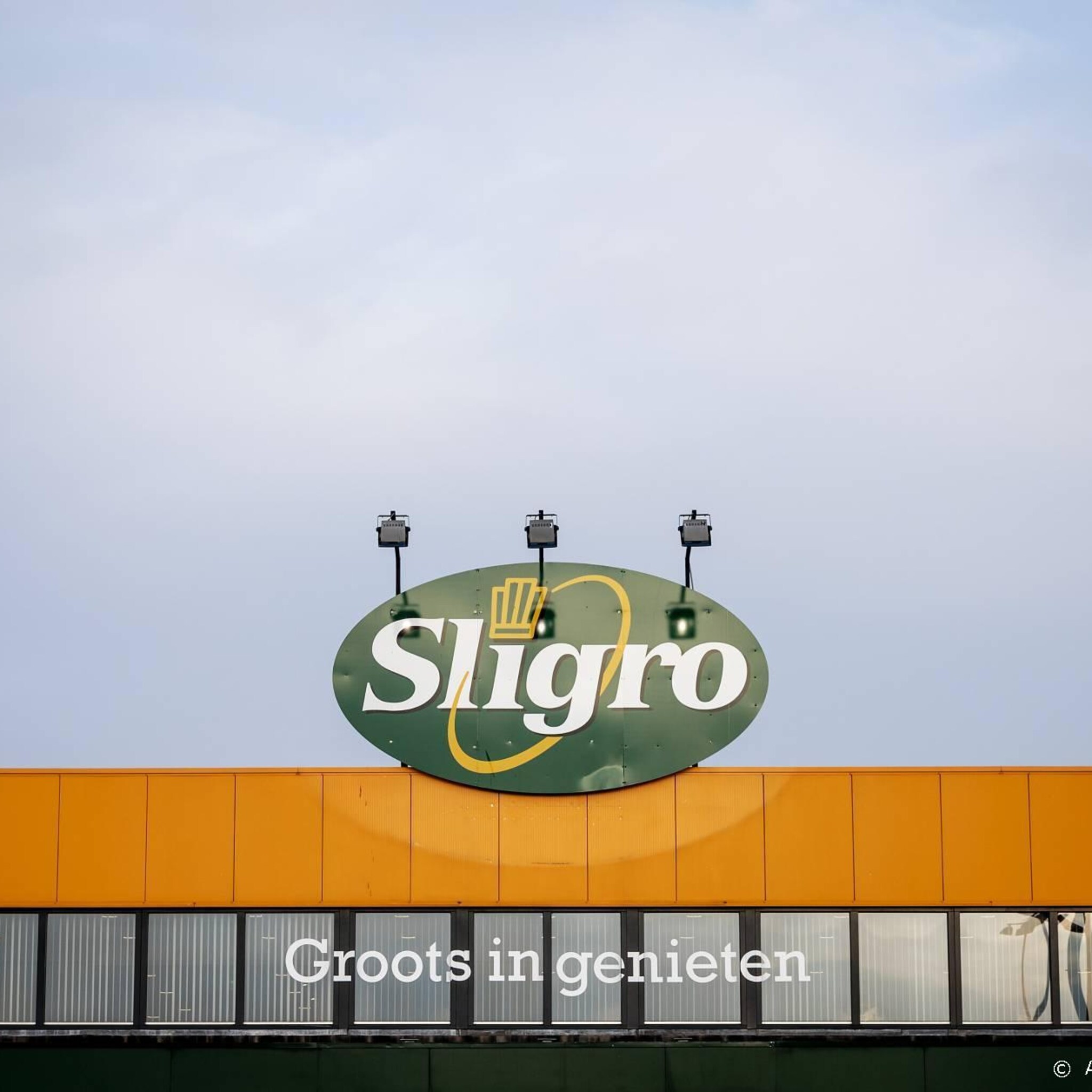 sligro verkoopt meer maar houdt rekening met problemen in horeca