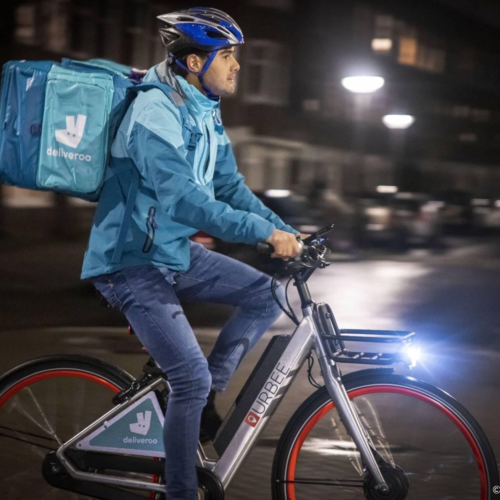 deliveroo compenseert bezorgers bij vertrek uit nederland