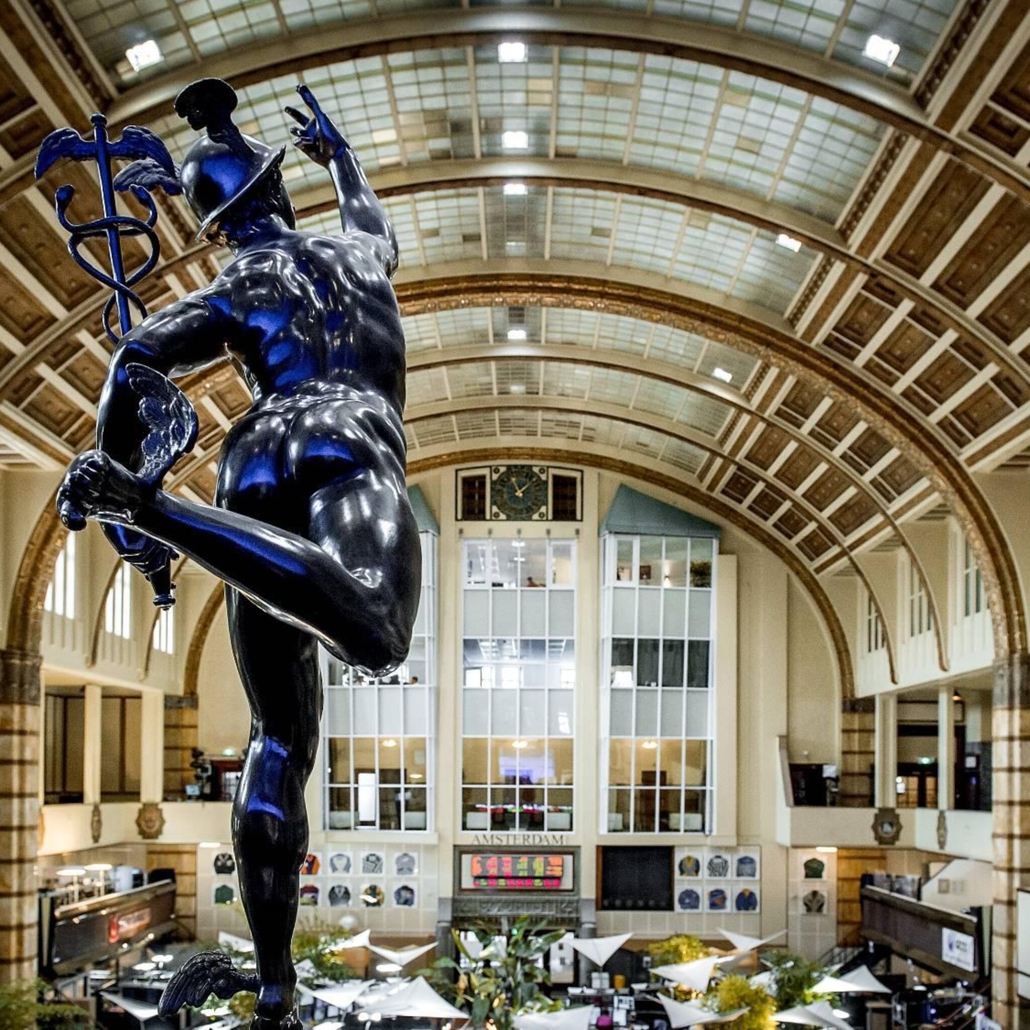 moederbedrijf thuisbezorgd nl grote winnaar in hogere aex