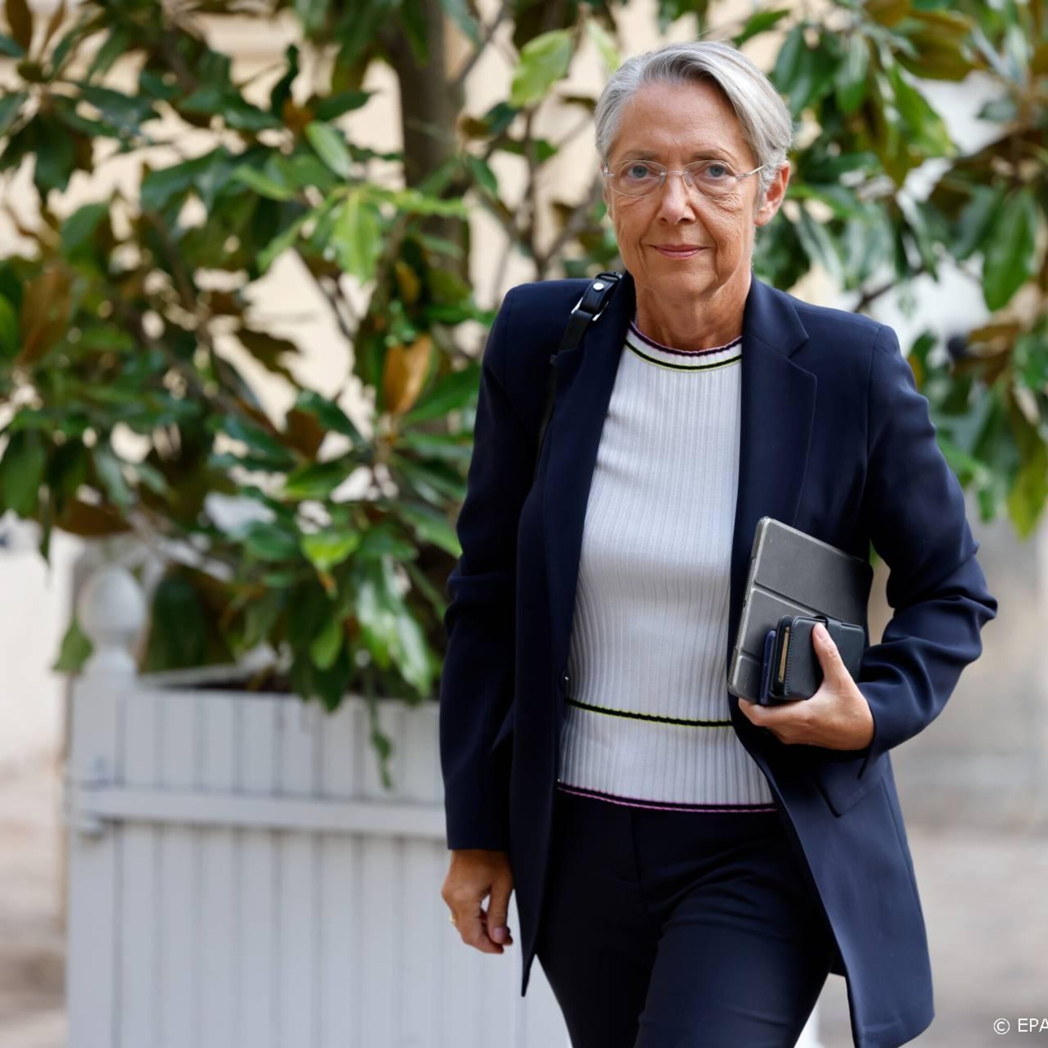 frankrijk dreigt stakers olie industrie weer tot werk te dwingen