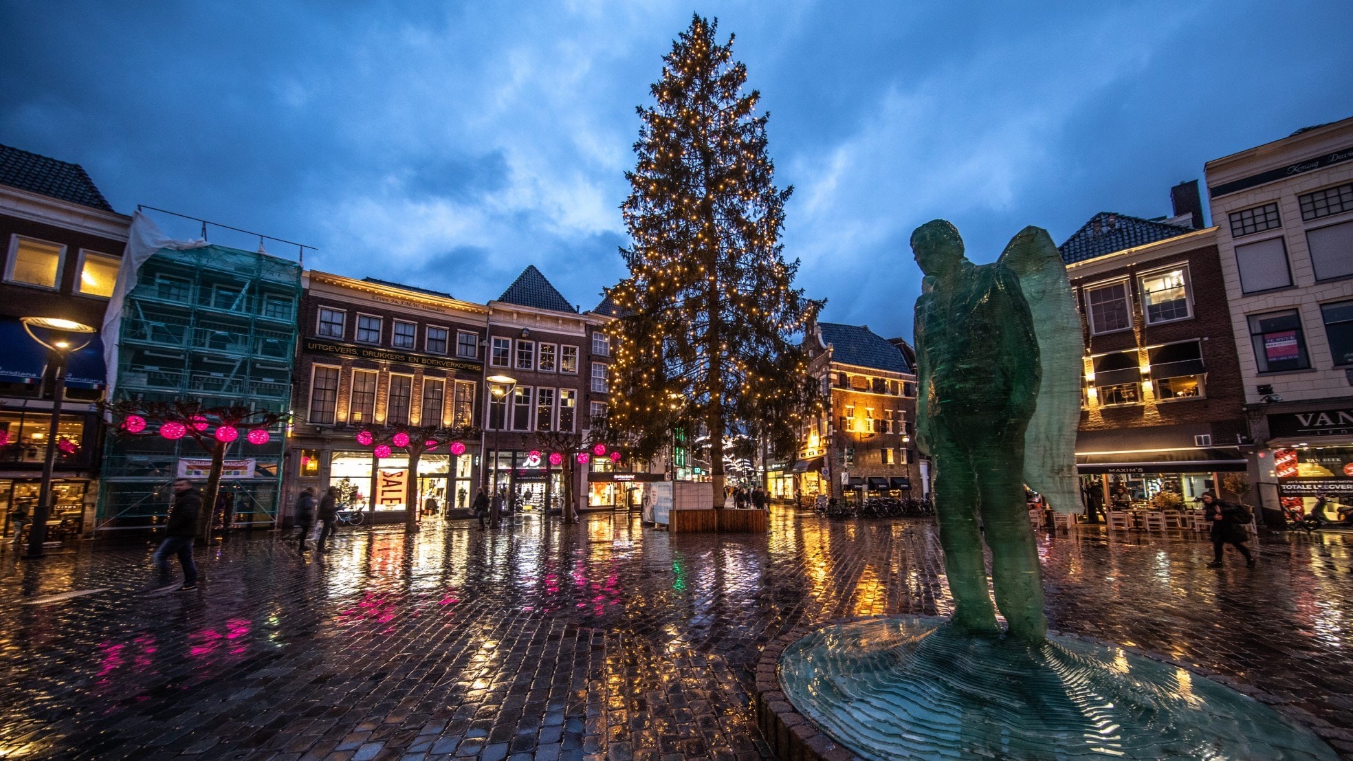 Sfeerverlichting in het centrum van Zwolle. Archieffoto: Frans Paalman