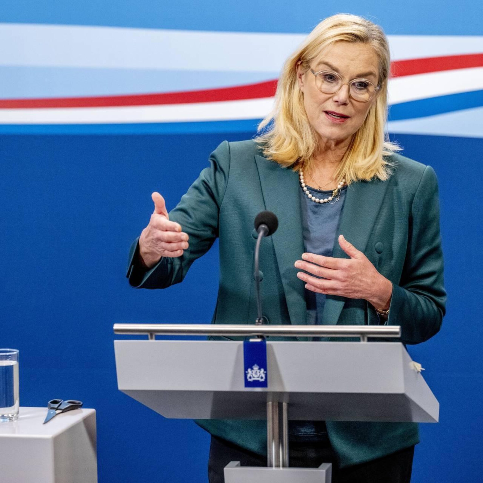 kabinet wil banken meer gegevens clienten laten uitwisselen