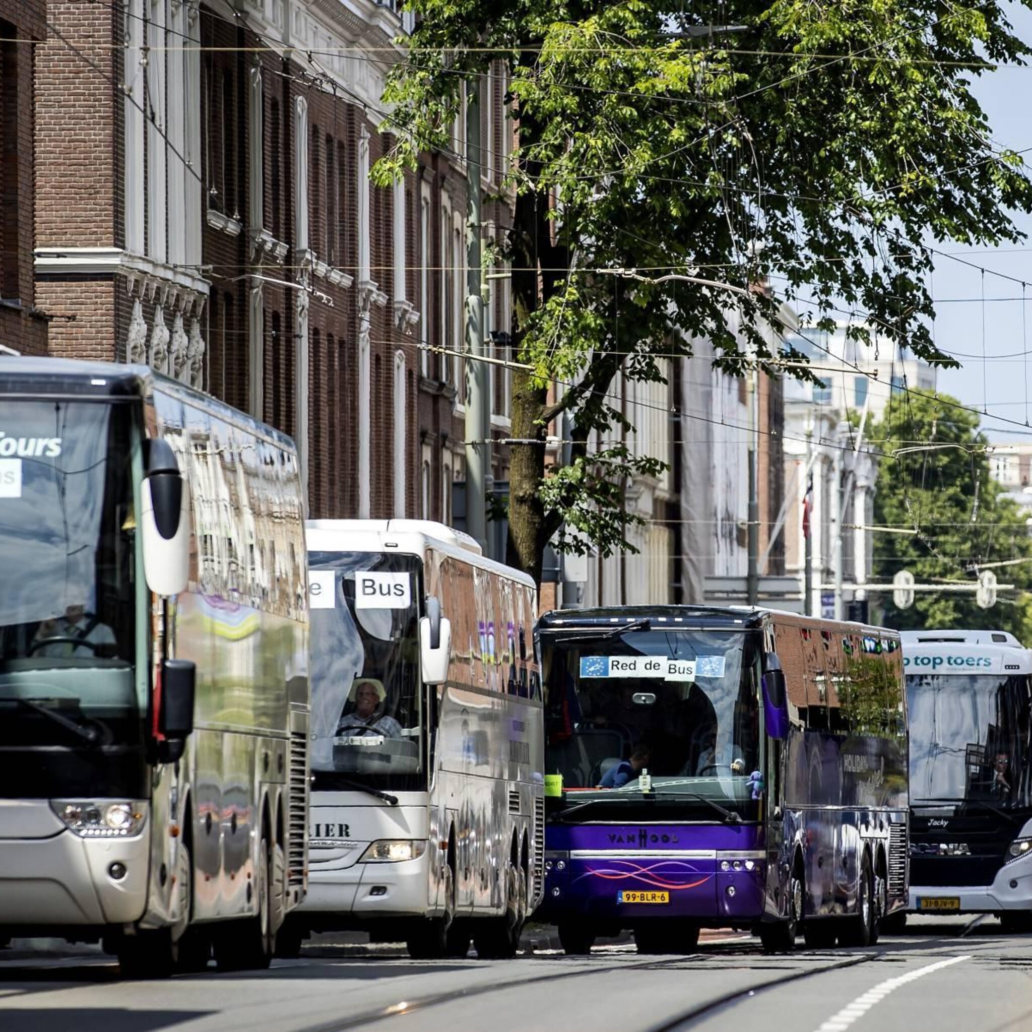 bonden manifestatie werknemers touringcarbedrijven op 26 oktober