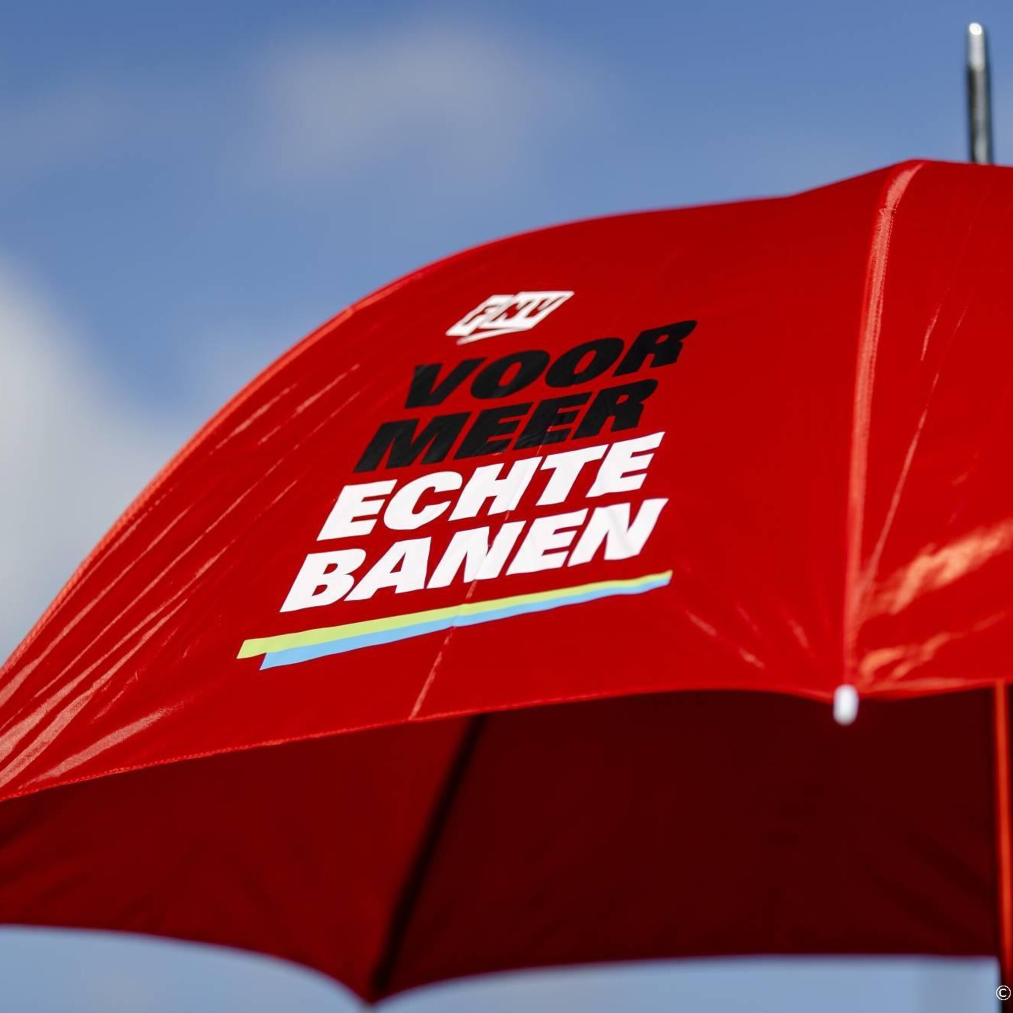 werknemers touringcarbedrijven staken op 26 oktober