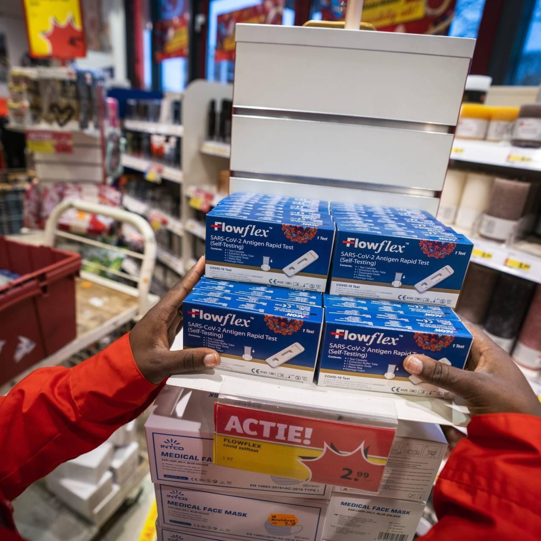 flink meer vraag naar coronazelftesten nog niet op piekniveau