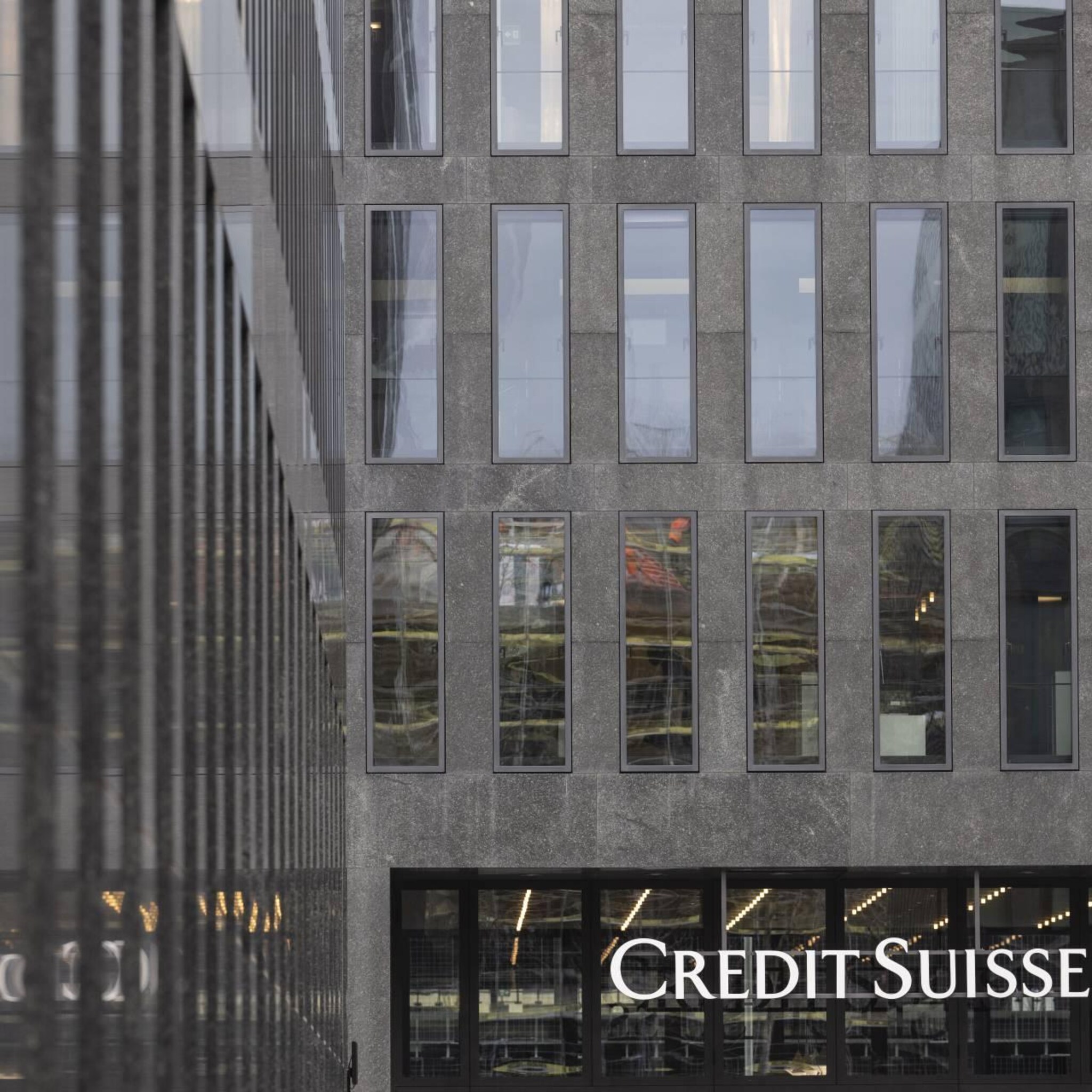 vs onderzoekt credit suisse om hulp bij belastingontduiking