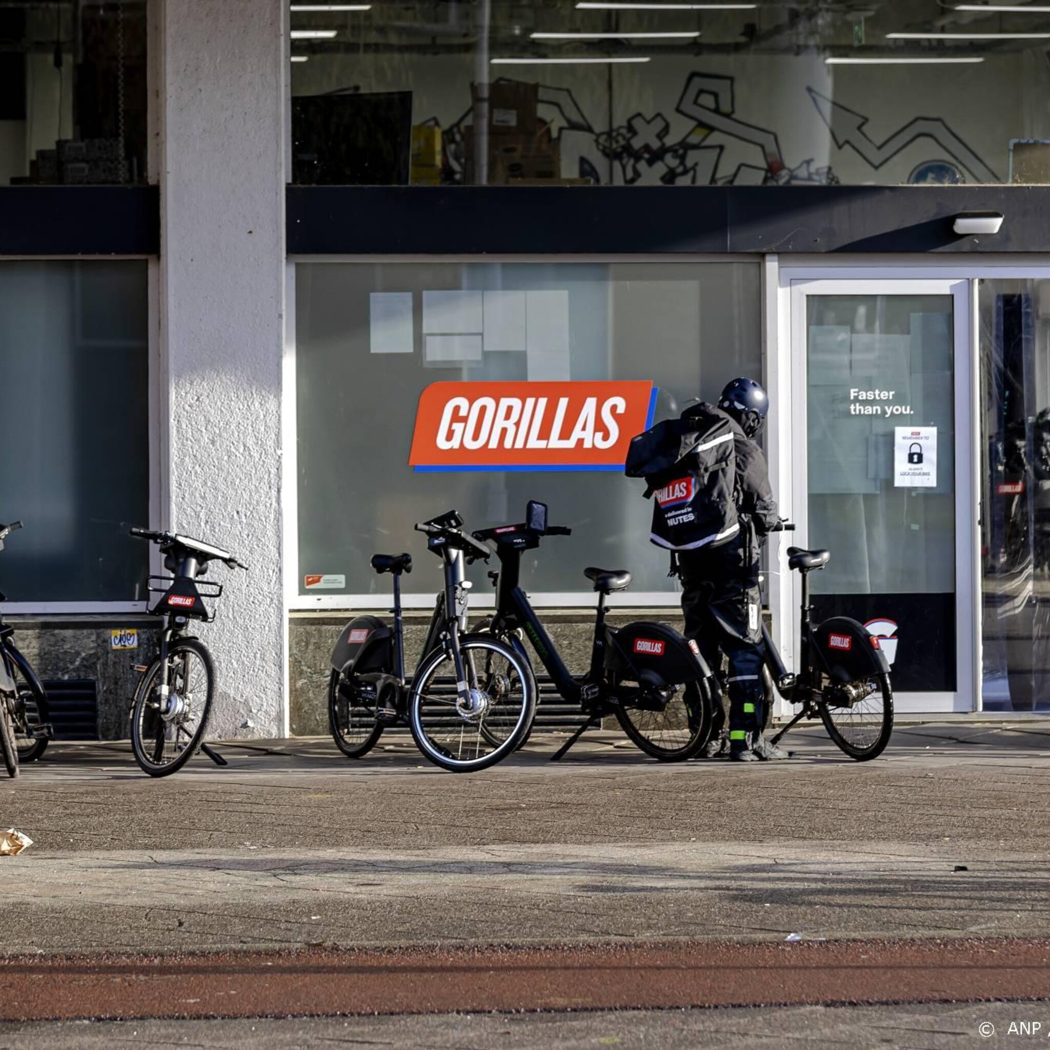 bloomberg mogelijk fusie boodschappenbezorgers getir en gorillas