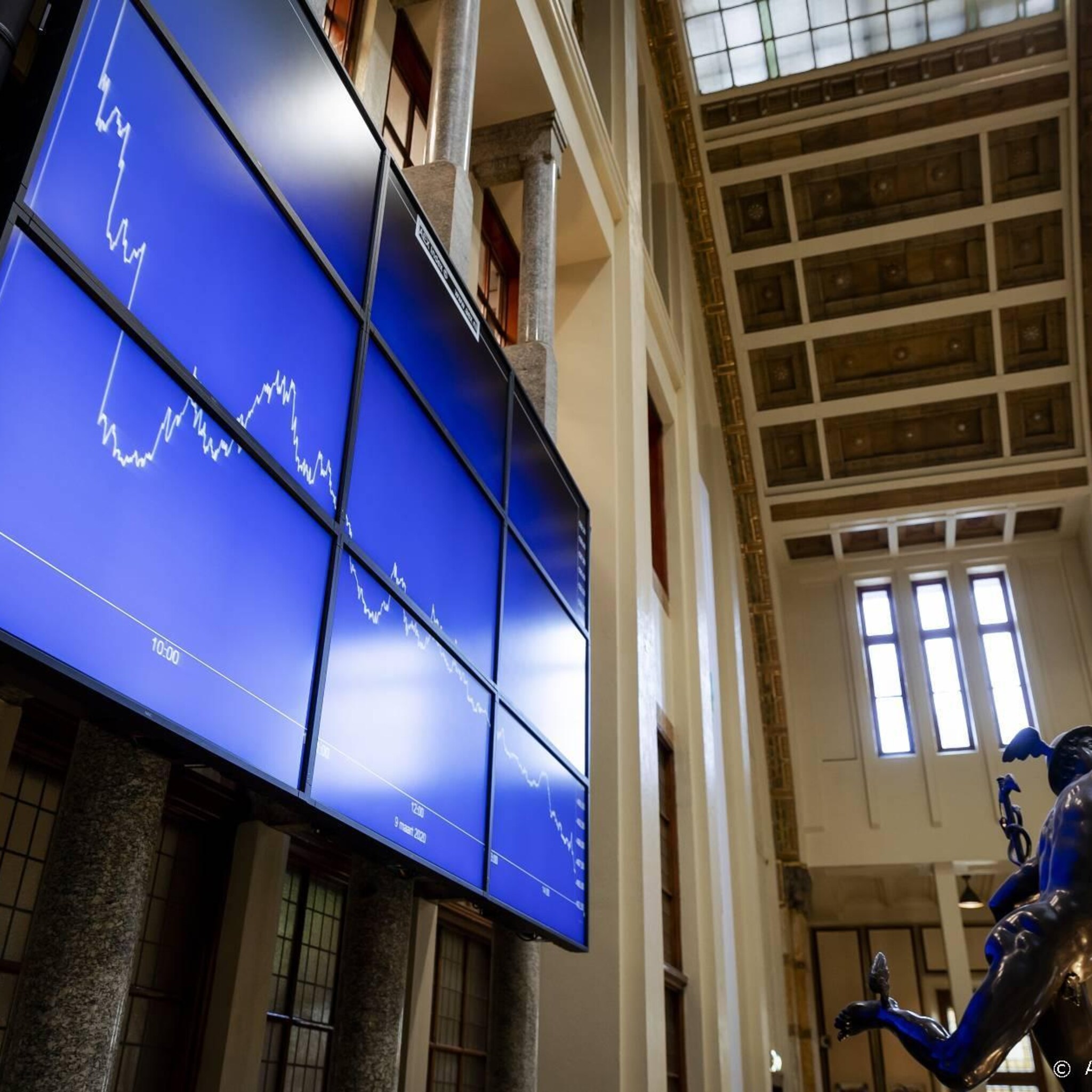 tech en chipbedrijven opnieuw onderaan in lagere aex