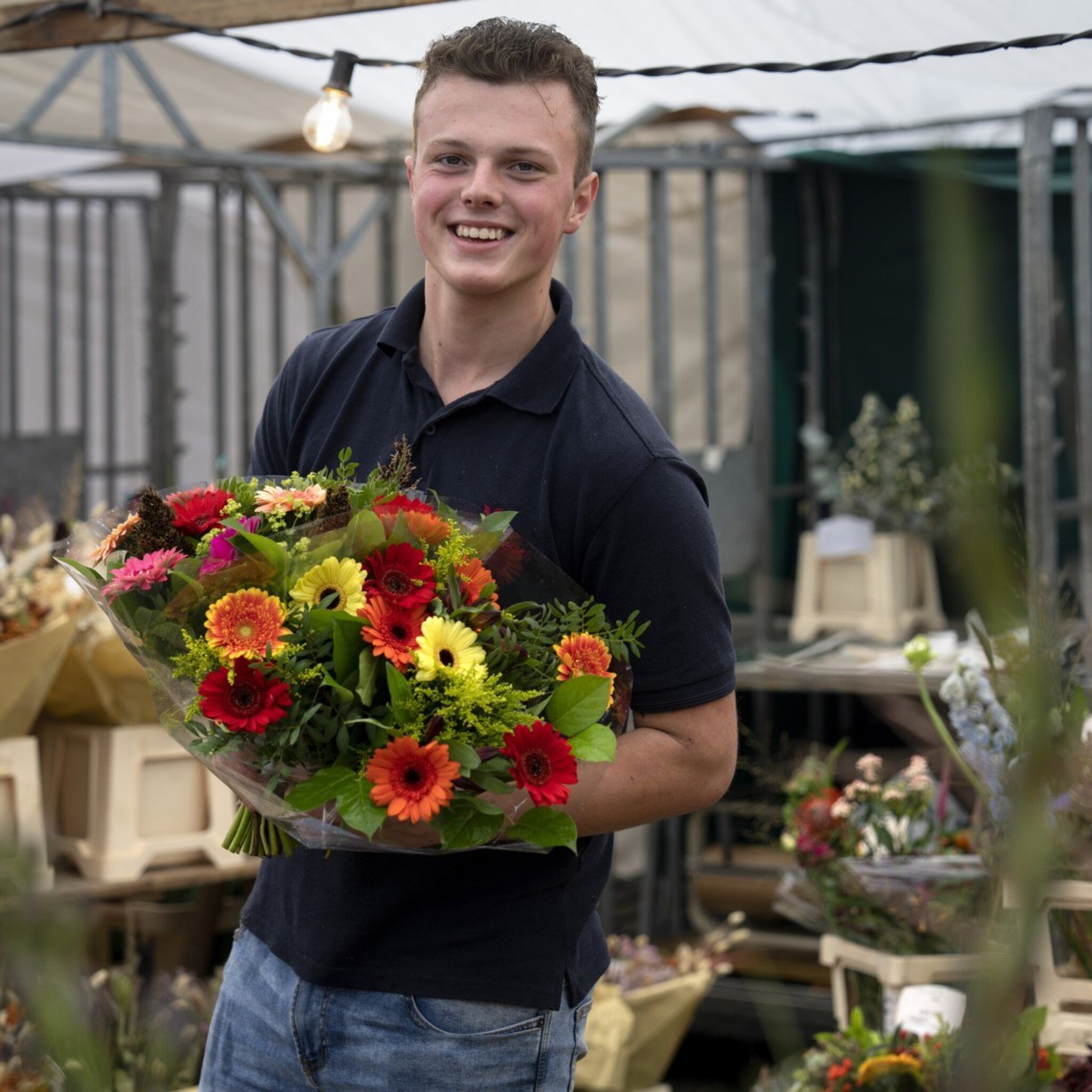 jonge ondernemers als frank 16 en mathijs 20 in opmars ik mag een ferrari kopen