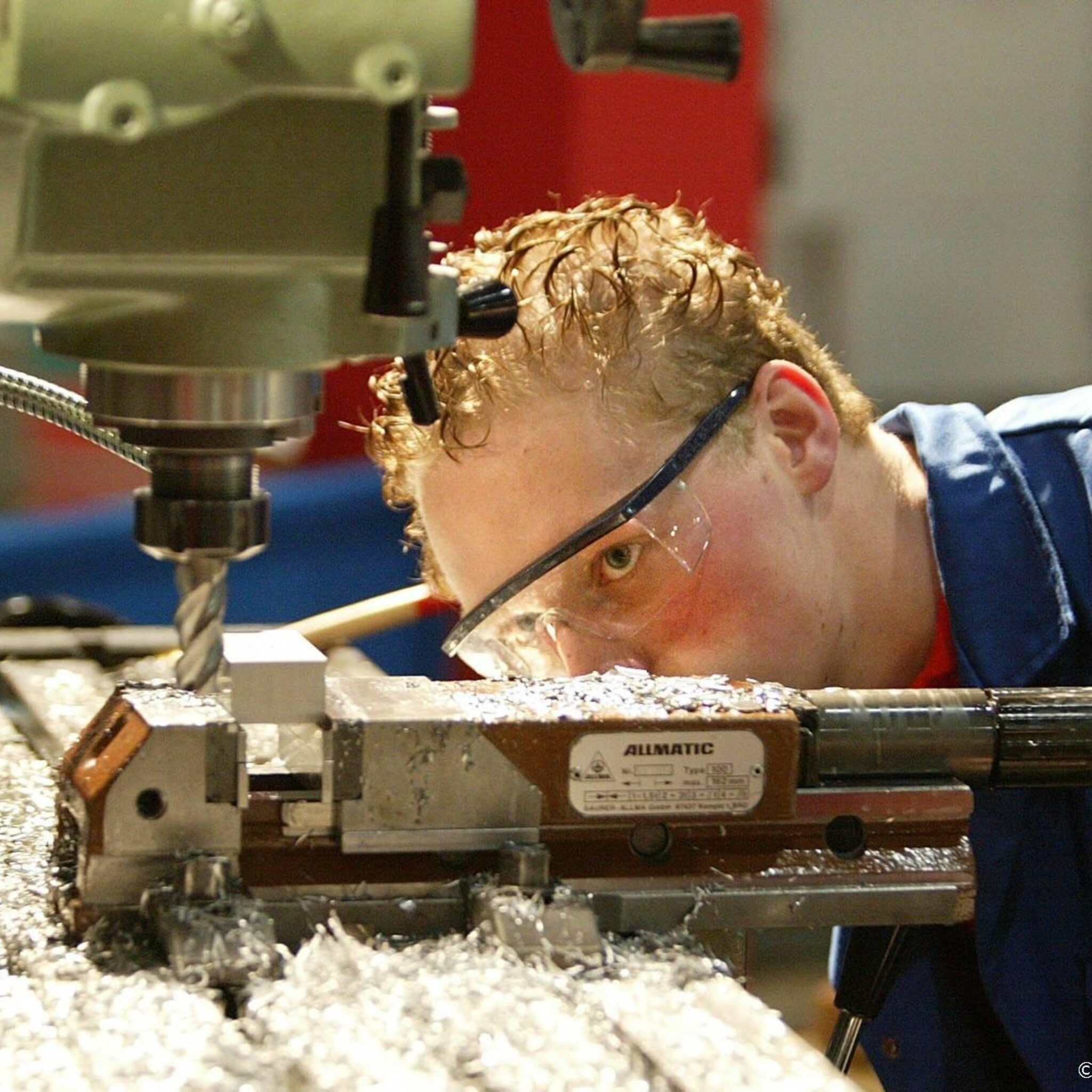 industrie produceerde in augustus meer dan jaar eerder