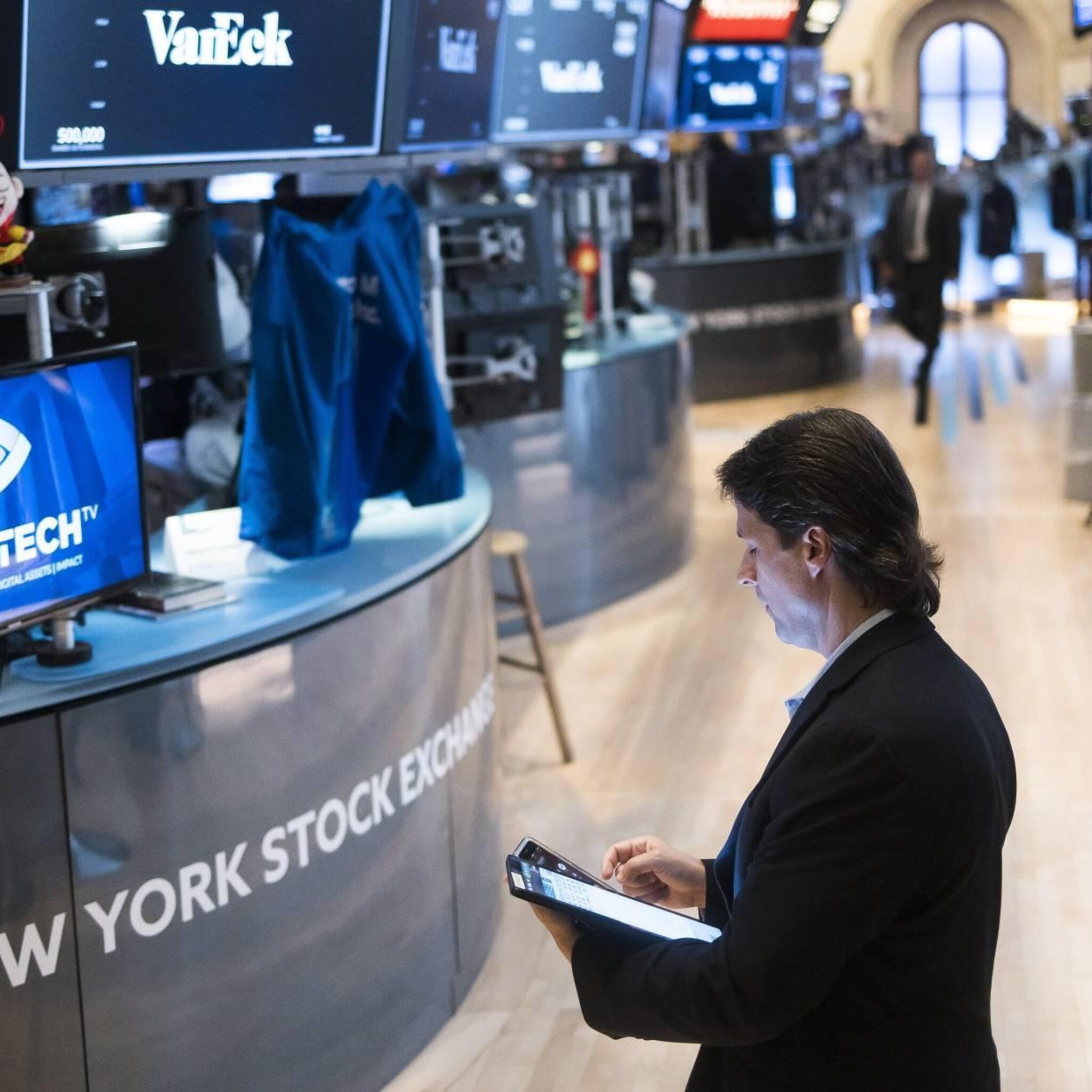 wall street lager na sterke rally aandacht voor banencijfer adp