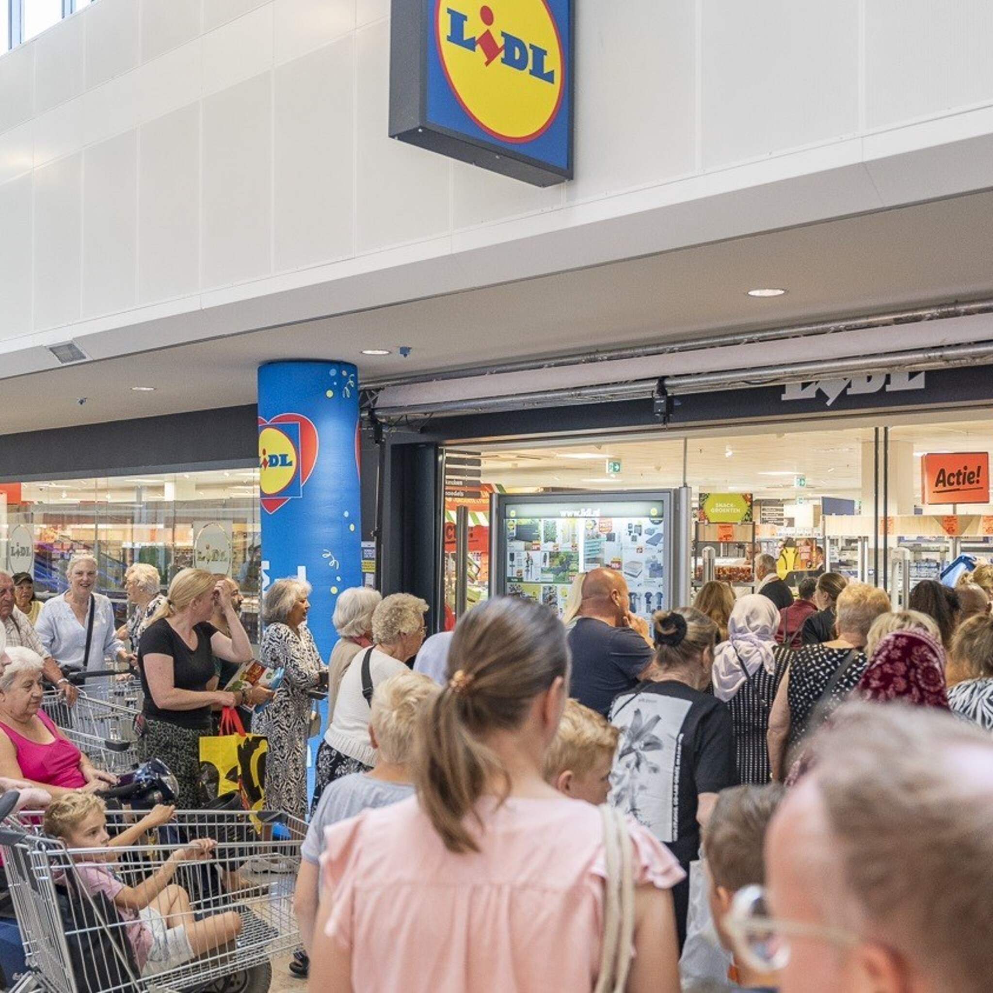 inflatie stuwt populariteit van aldi lidl en huismerken