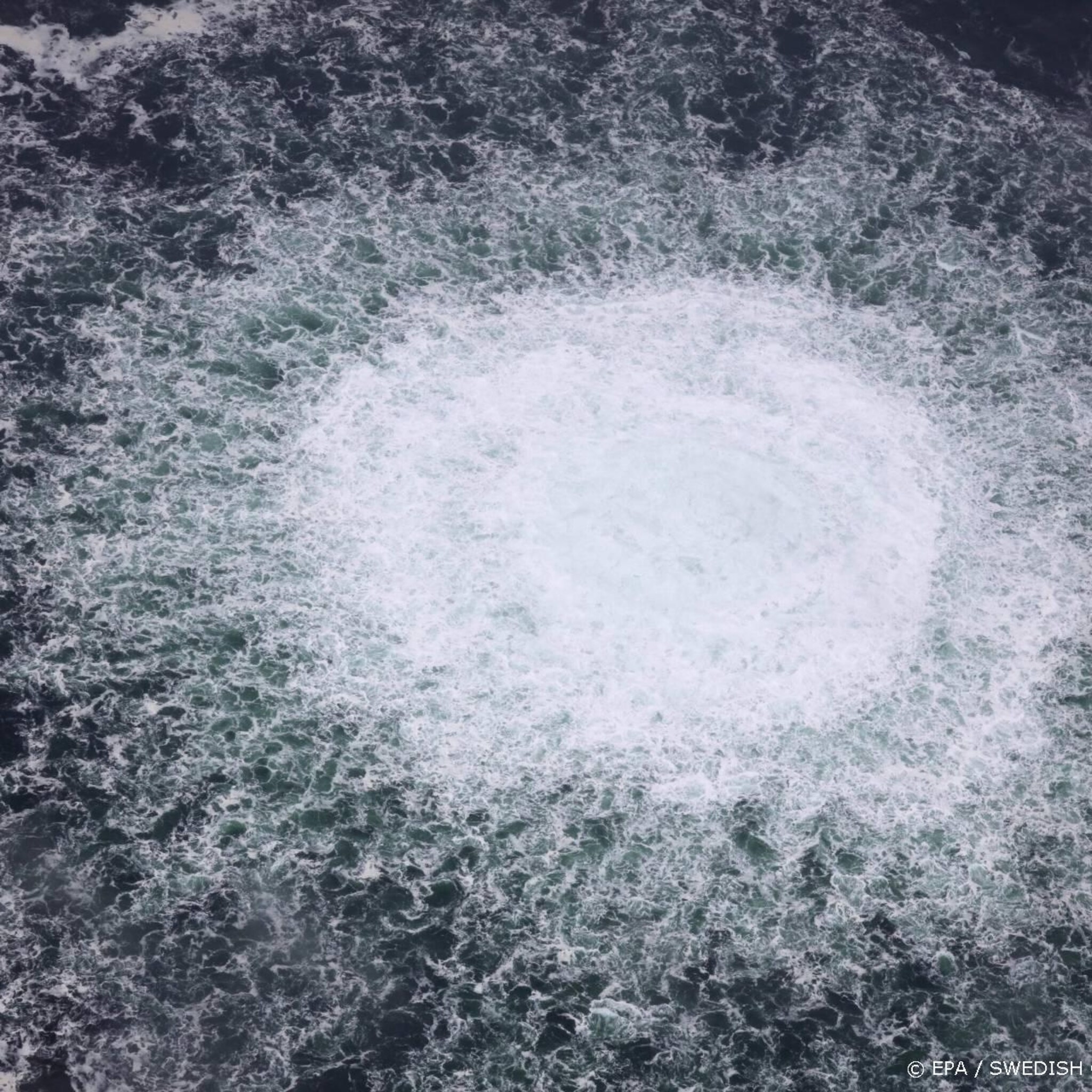 satellieten met eerste beelden methaanpluimen nord stream lekken