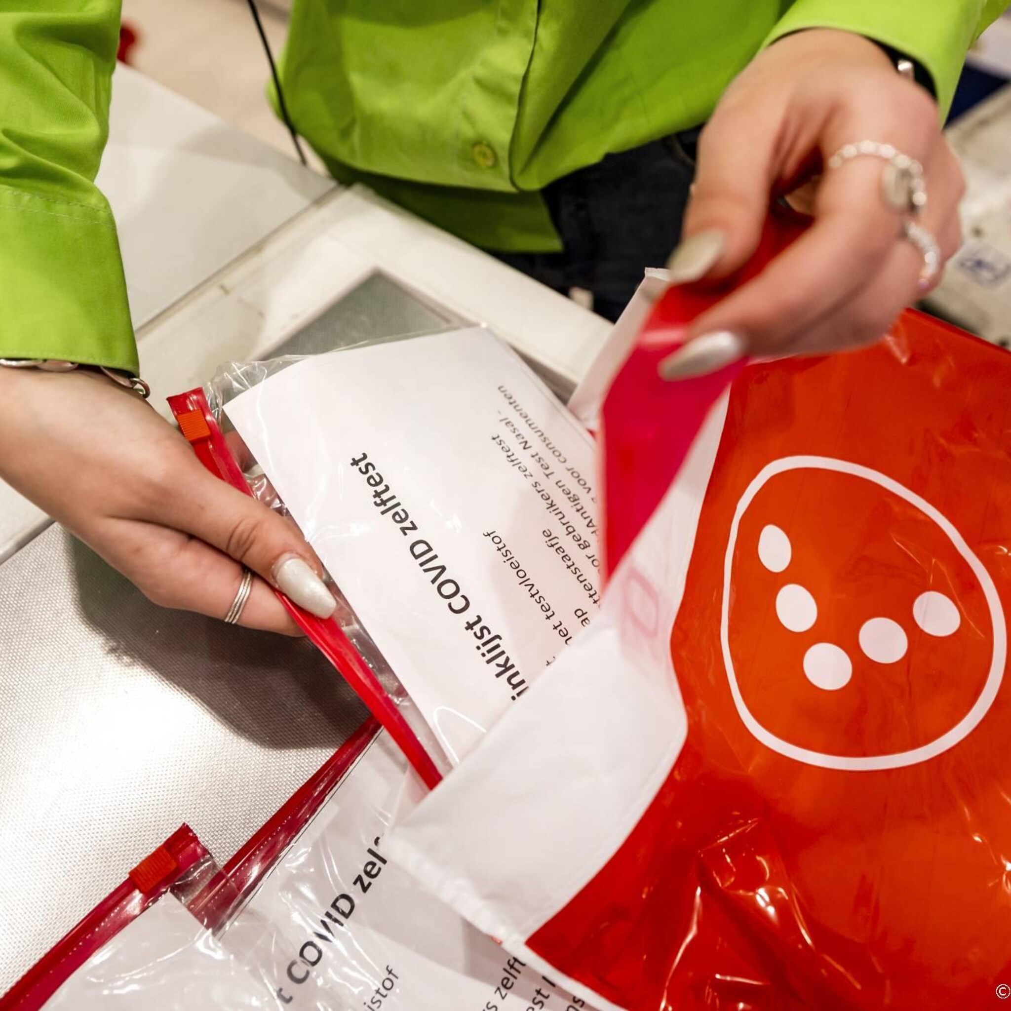 kruidvat en trekpleister doen plastic wegwerptasjes in de ban