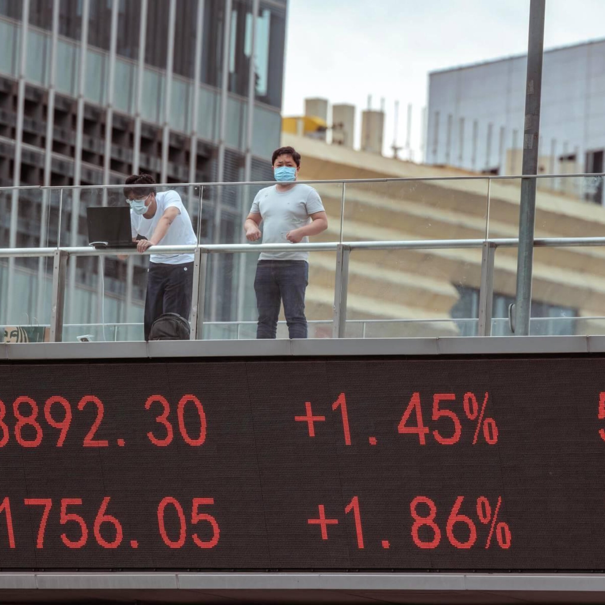 beurzen omlaag ondanks winsten wall street porsche stijgt