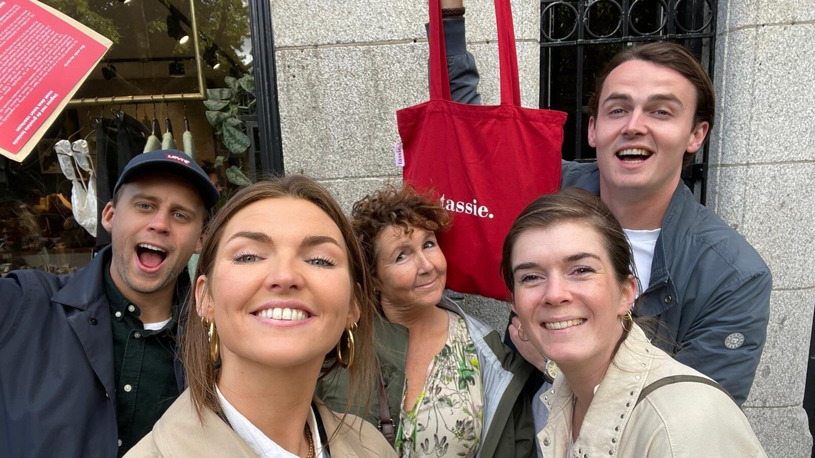 Met je date, collega's of vrienden unieke plekken in de stad ontdekken: Tassie biedt je de mogelijkheid.