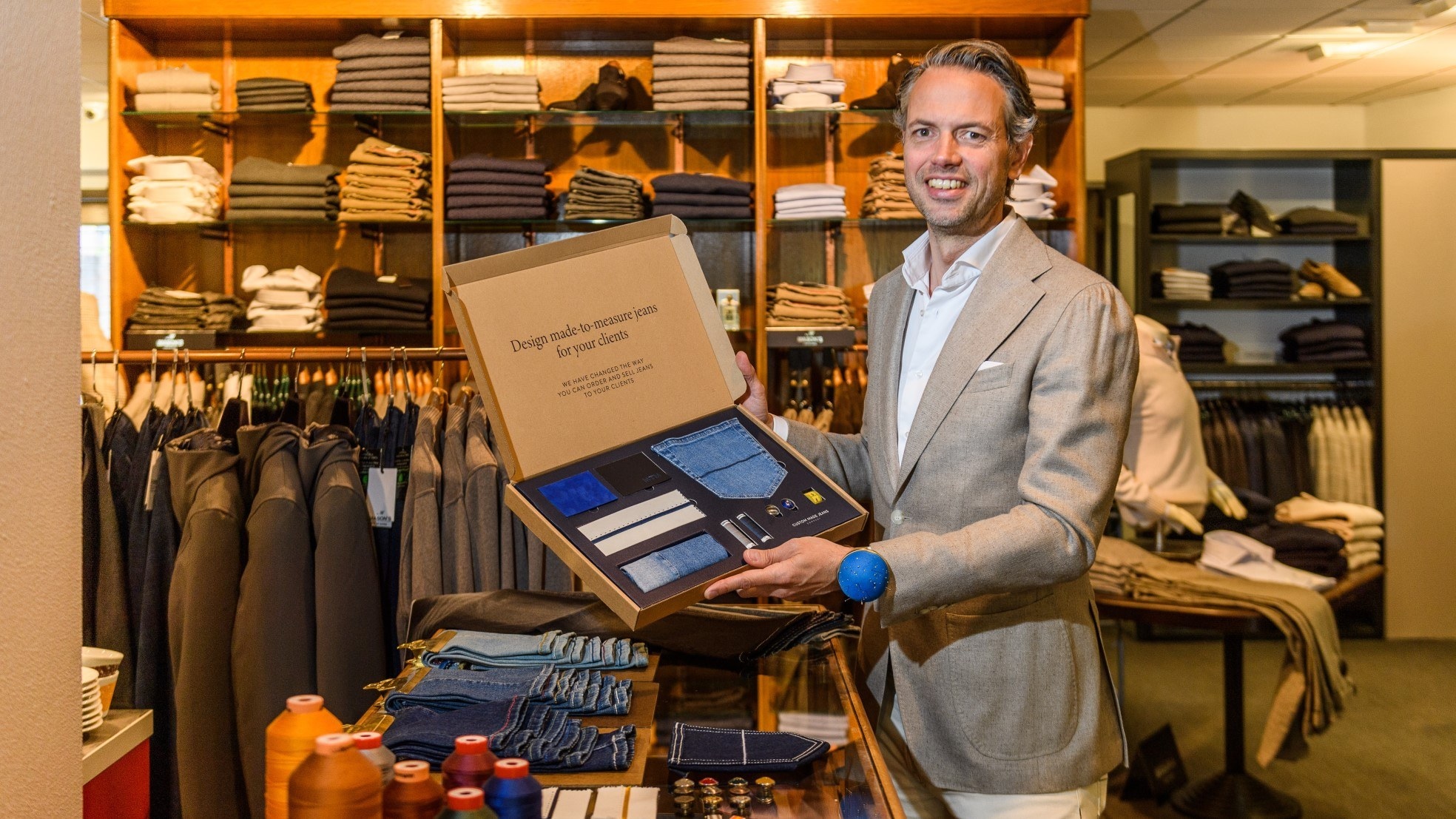 Een miljardenmarkt opschudden met een compleet nieuw product: ondernemer Martijn Viskaal lukte het met spijkerbroeken. Foto: Lars Smook.