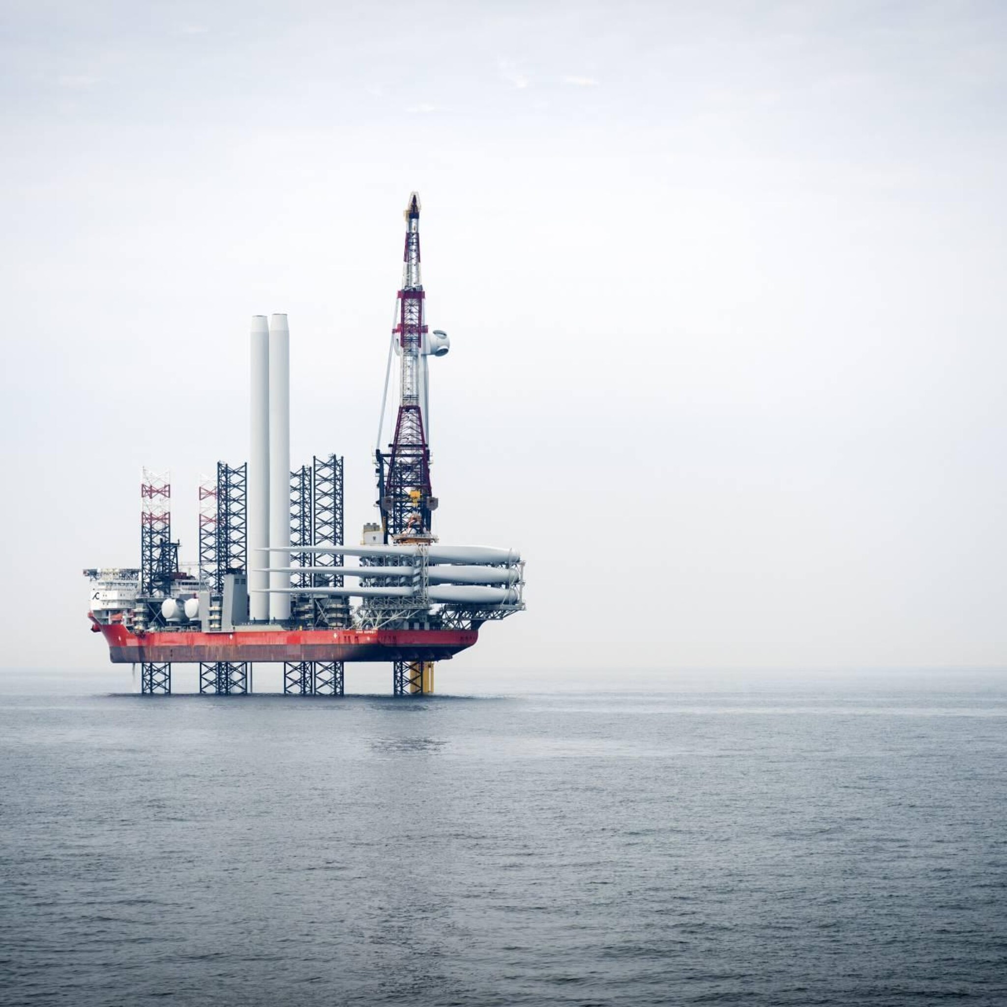 reuters shell en exxonmobil beginnen verkoop noordzee activa