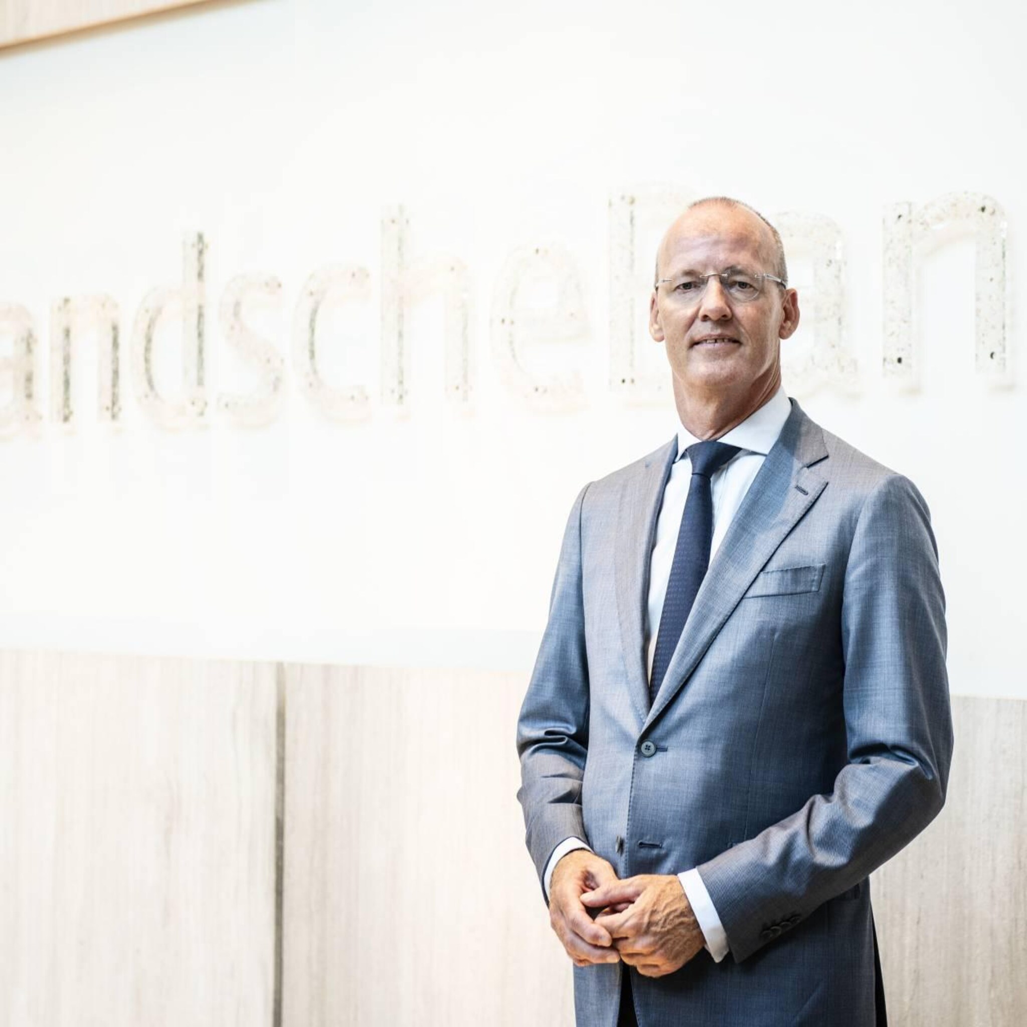 dnb baas klaas knot bespreekt toestand van de euro in maastricht