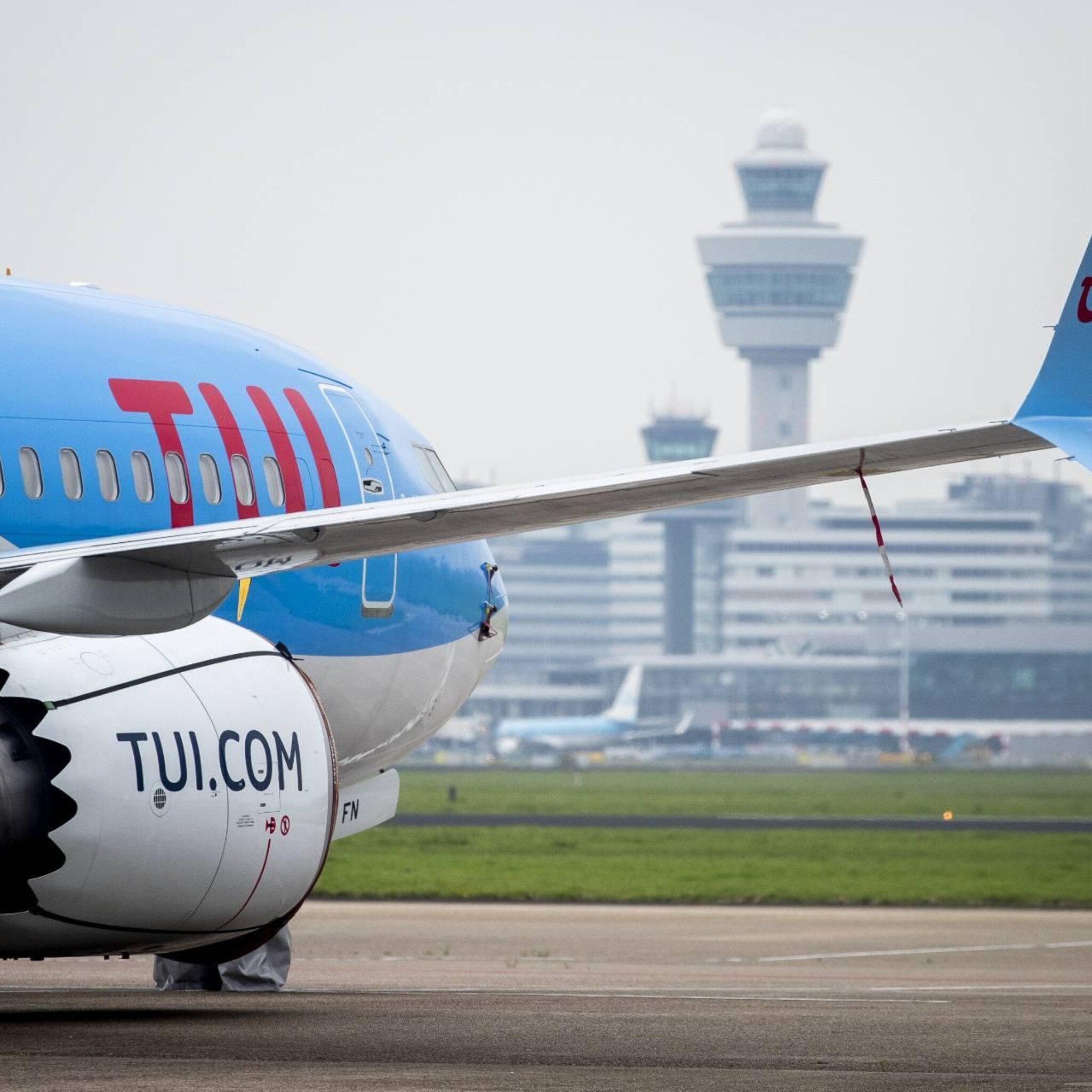 tui verplaatst in oktober vluchten van schiphol naar brussel