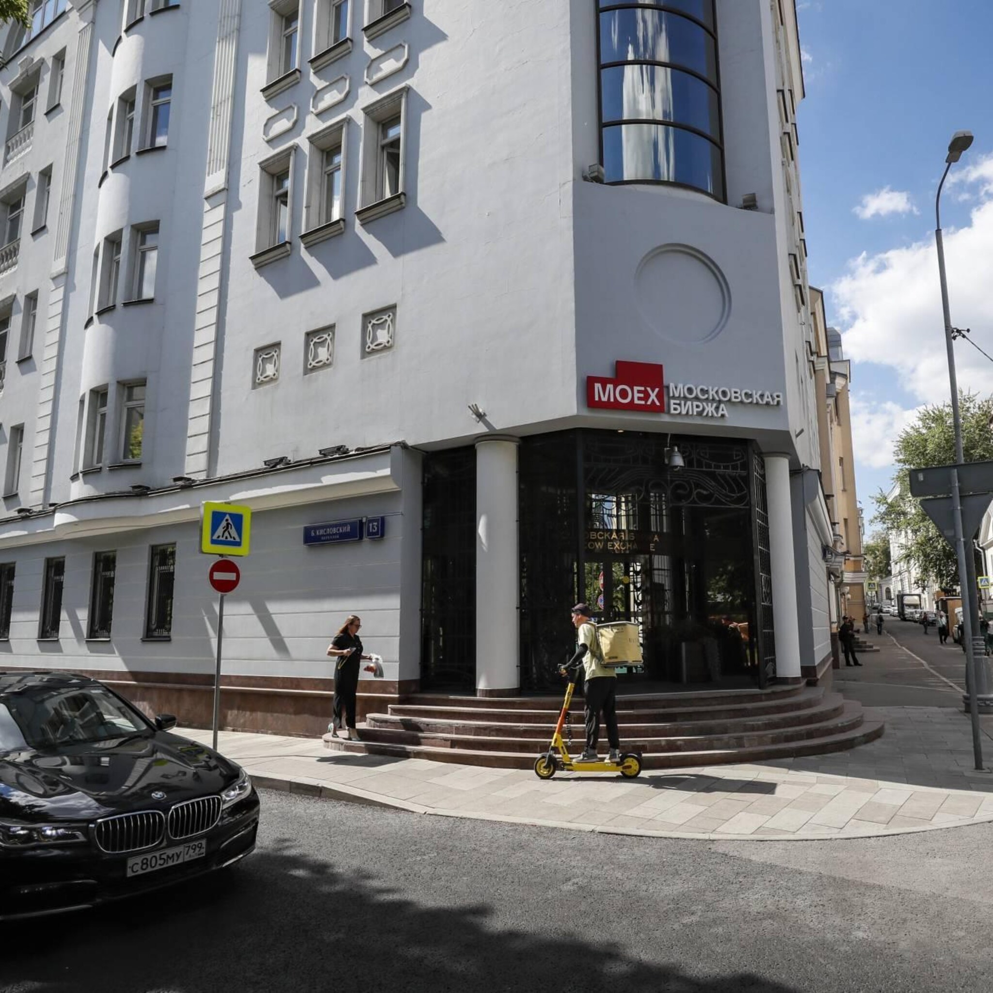 beurs moskou hard onderuit door zorgen nieuwe sancties