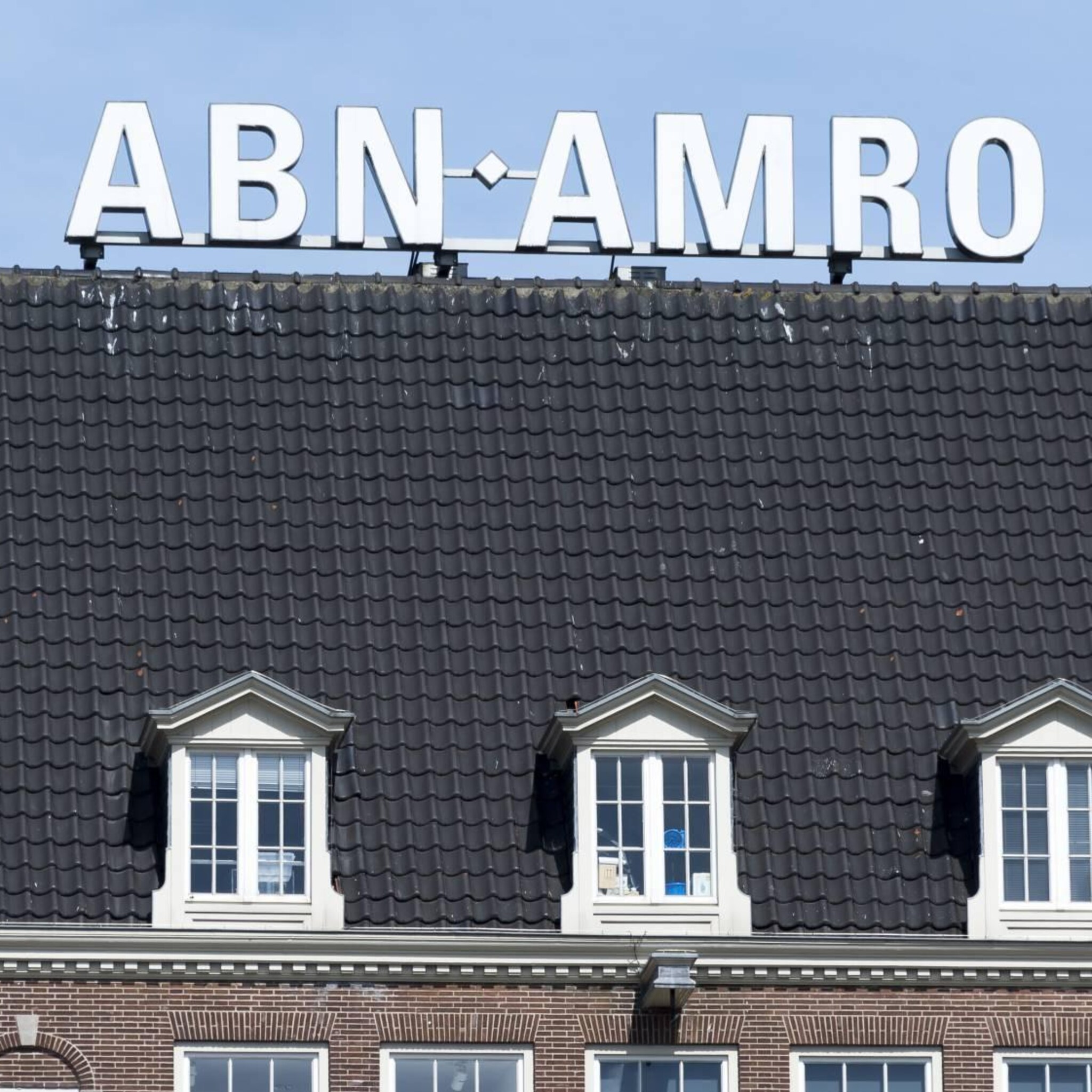 abn amro haalt innovatie en technologiechef weg bij commerzbank