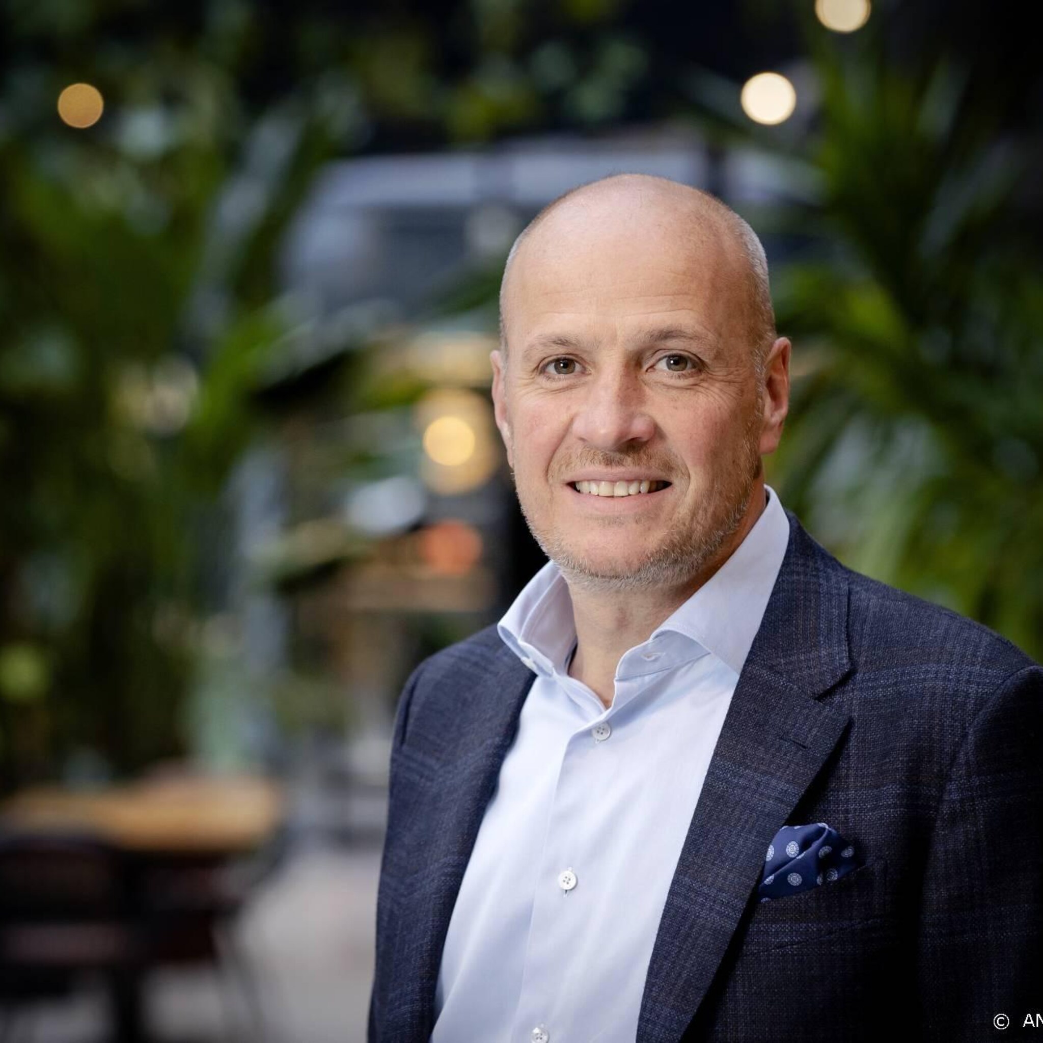 jumbo topman frits van eerd treedt tijdelijk terug