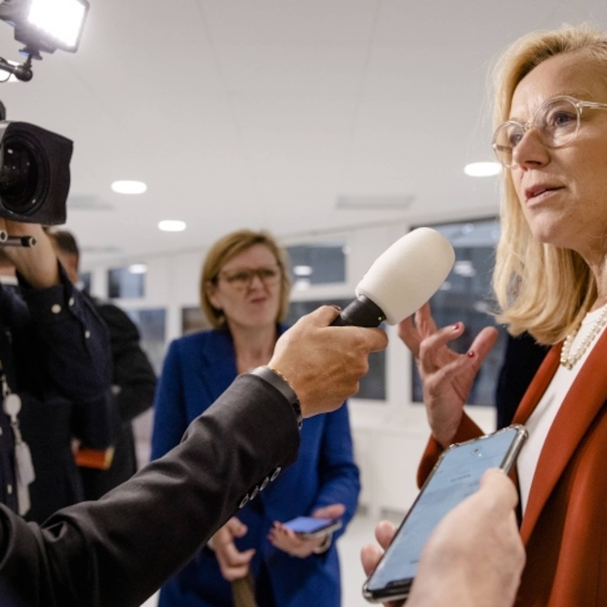 advies aan minister kaag laat bakkers slagers en cafetaria s failliet gaan