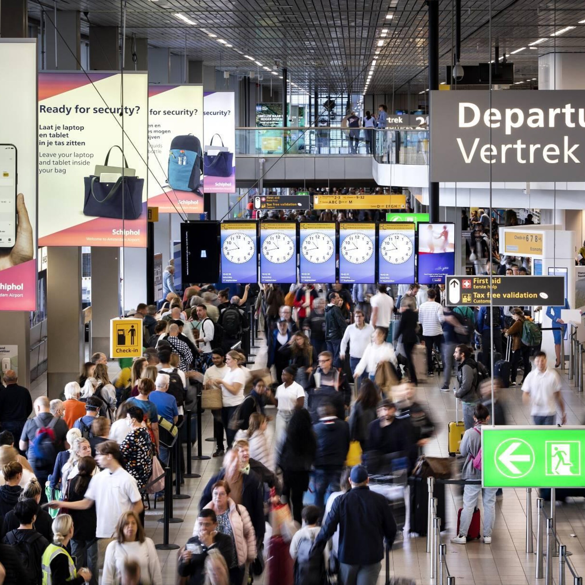 komende dagen vermoedelijk nog lange rijen op schiphol