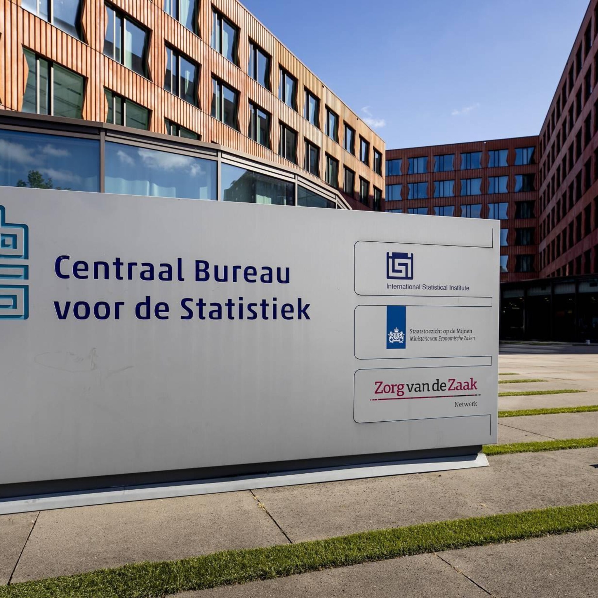 bedrijven investeerden minder in juli