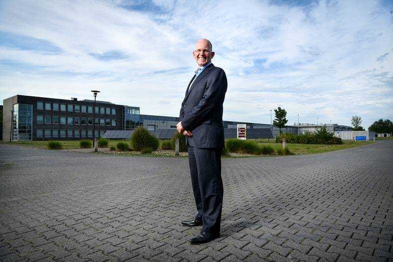 Kees Koolen op het Eaton-terrein dat hij kocht voor zijn campus The Green Box. Foto: Koolen Industries.