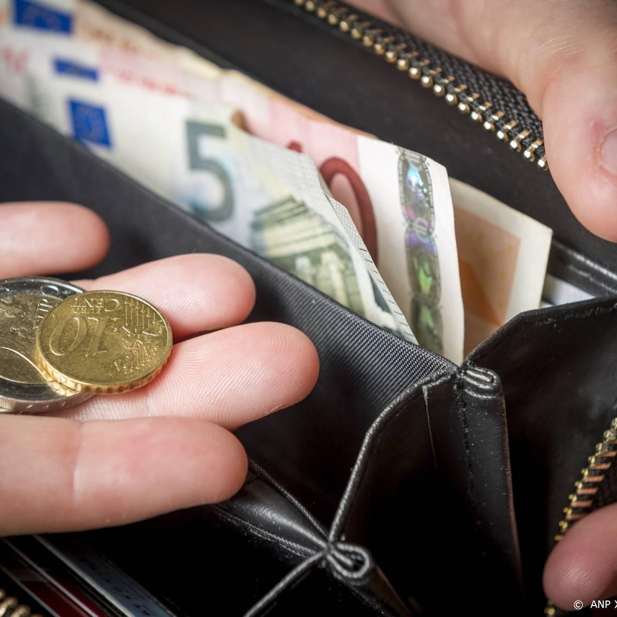 kaag wil dat mensen met contant geld kunnen blijven betalen