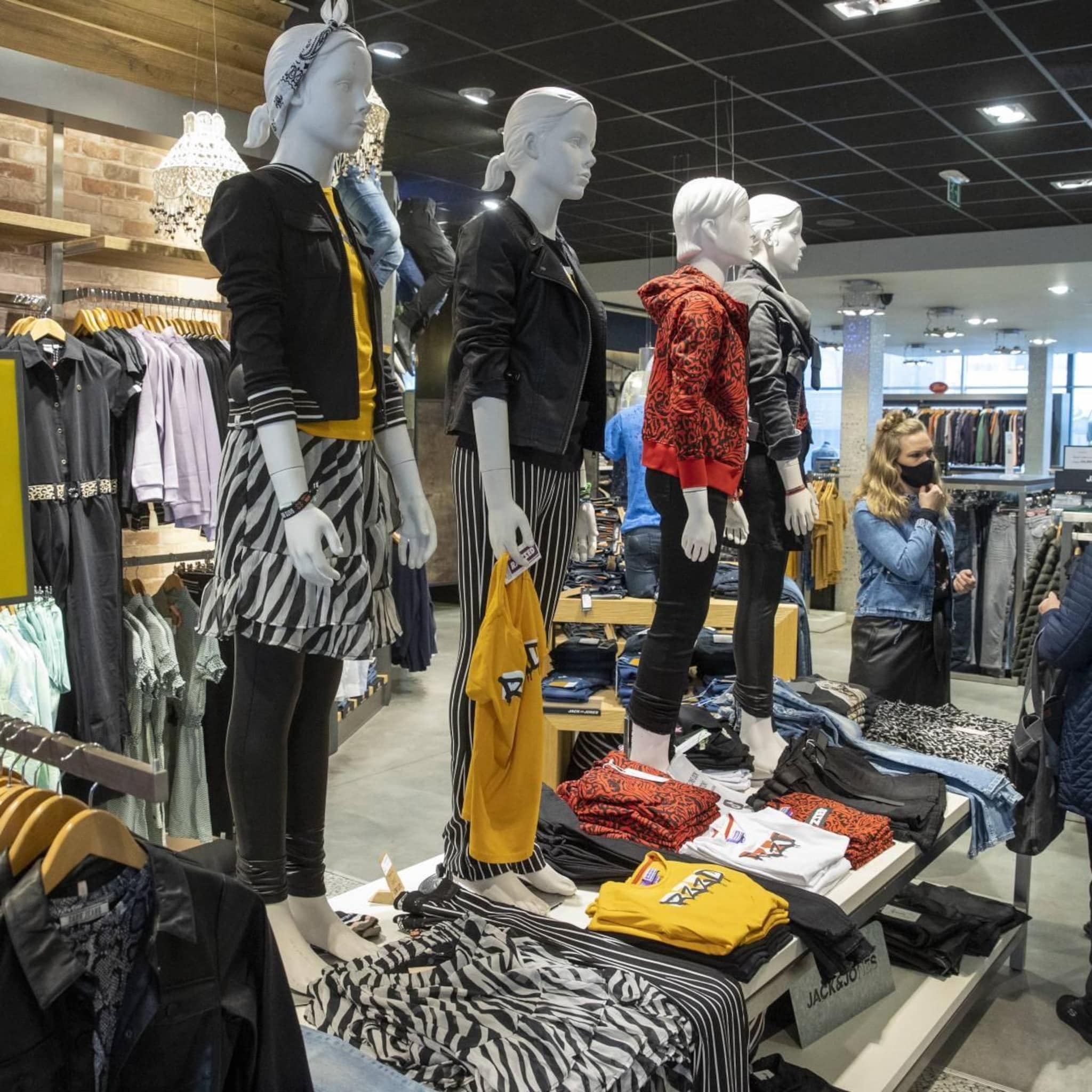 winkelbranche verhoging minimumloon leidt tot grote problemen