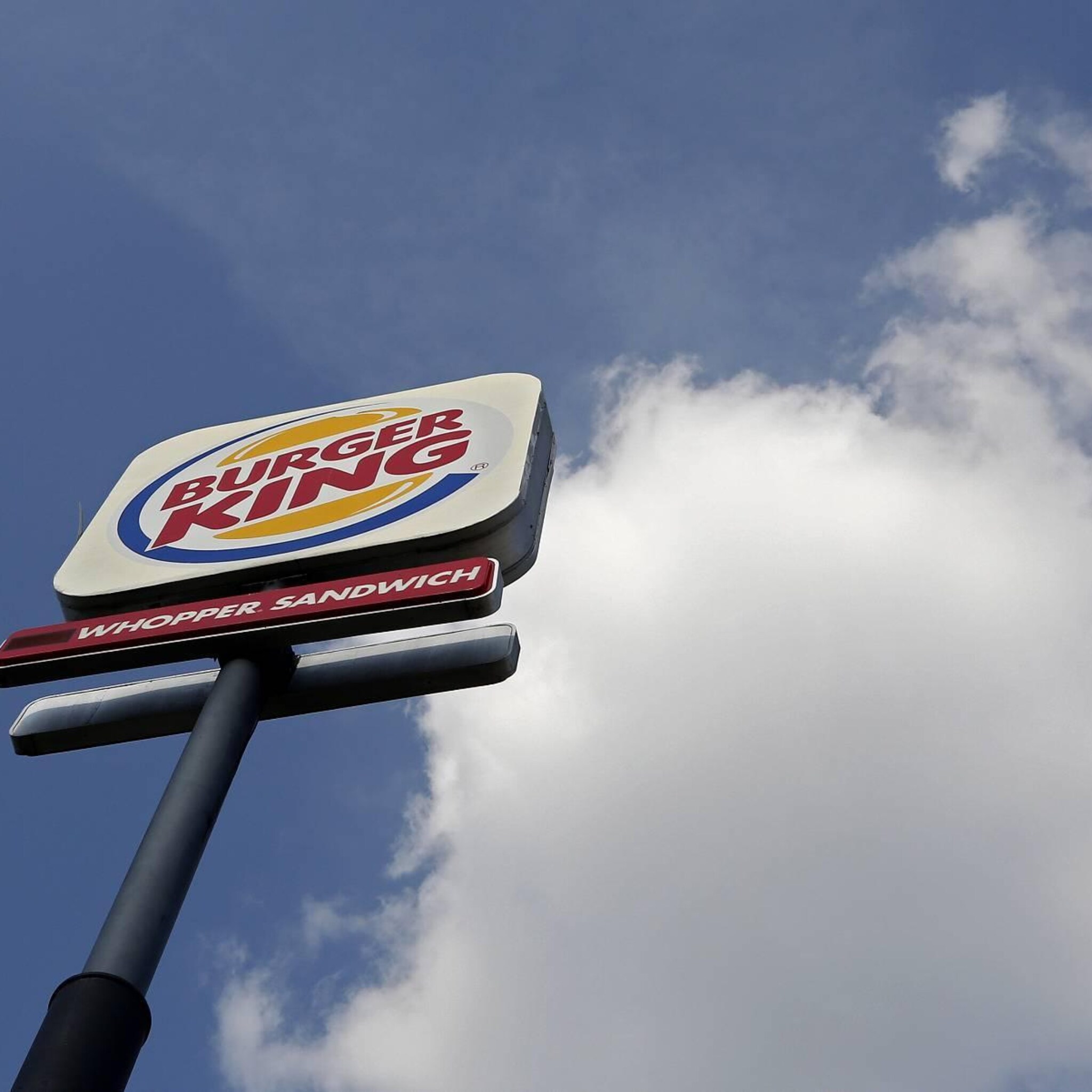 californie wil fastfoodmedewerkers helpen met nieuwe wet