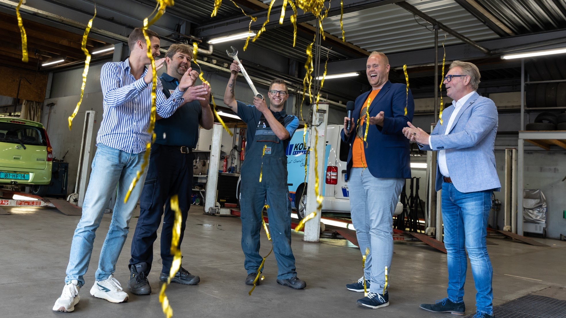Het team van Bosch Car Service Jensma met Jan van Setten en Roland Tameling. Foto: Marieke Balk