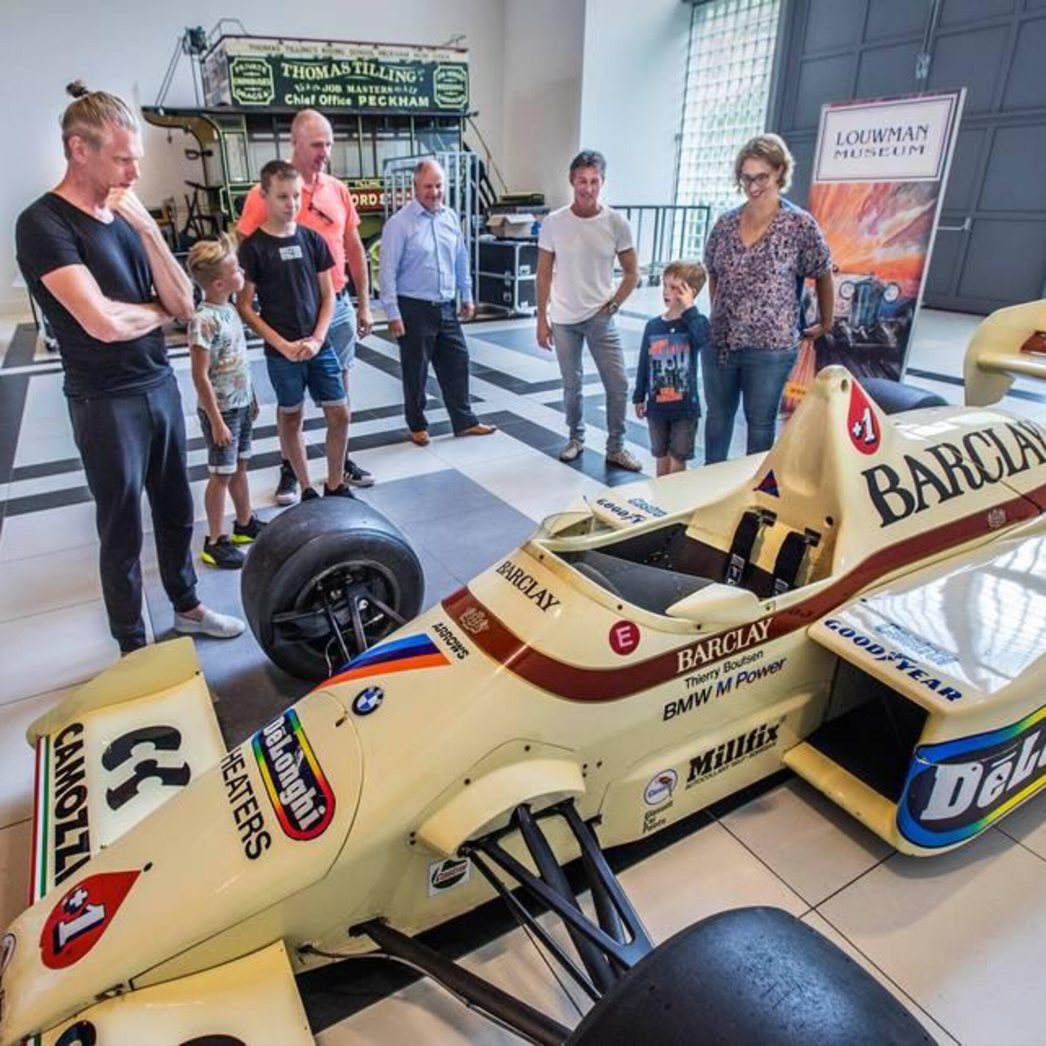 parabolica restaureert iconische f1 auto s voor het nageslacht