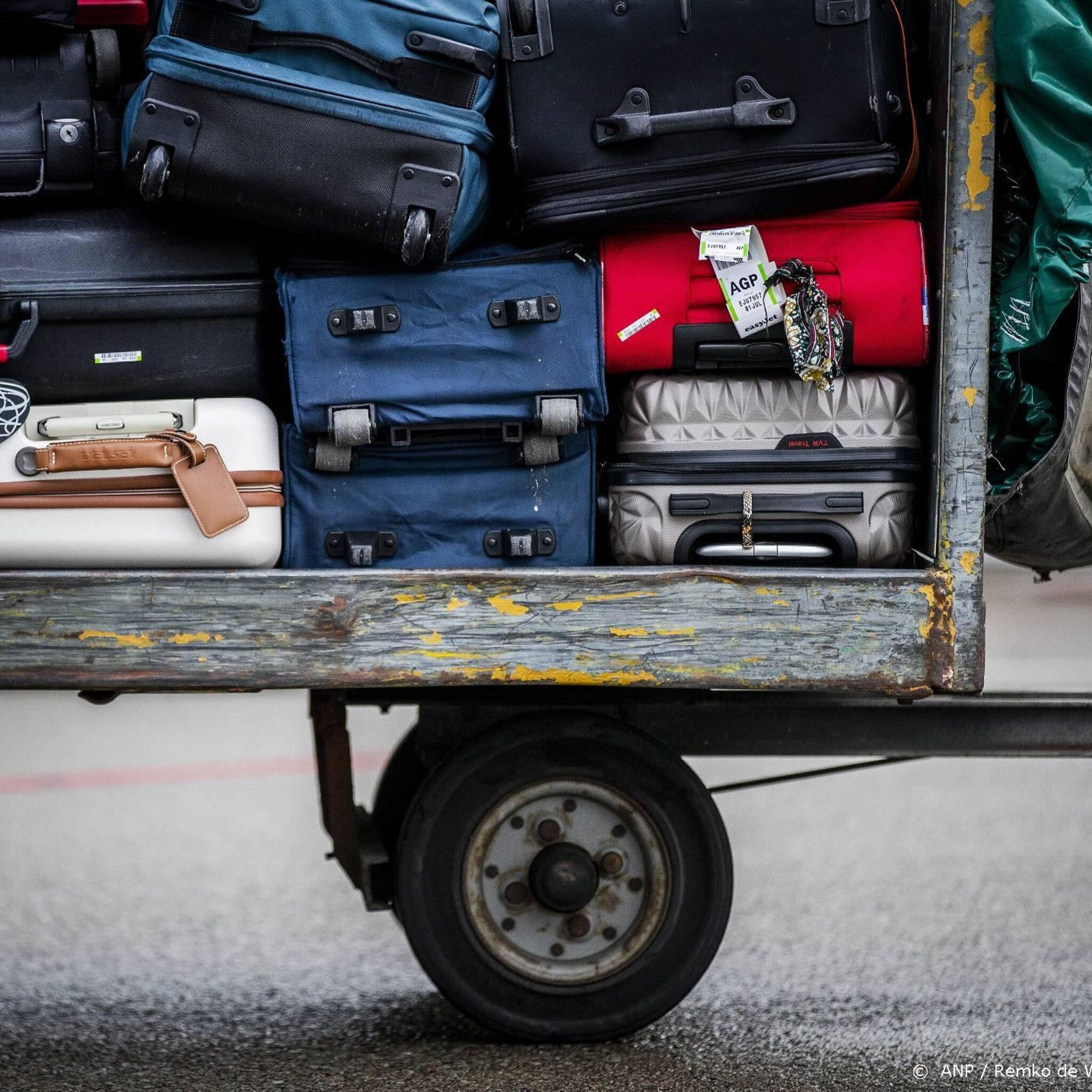 ook grootste luchthaven parijs kampt nog met kofferproblemen