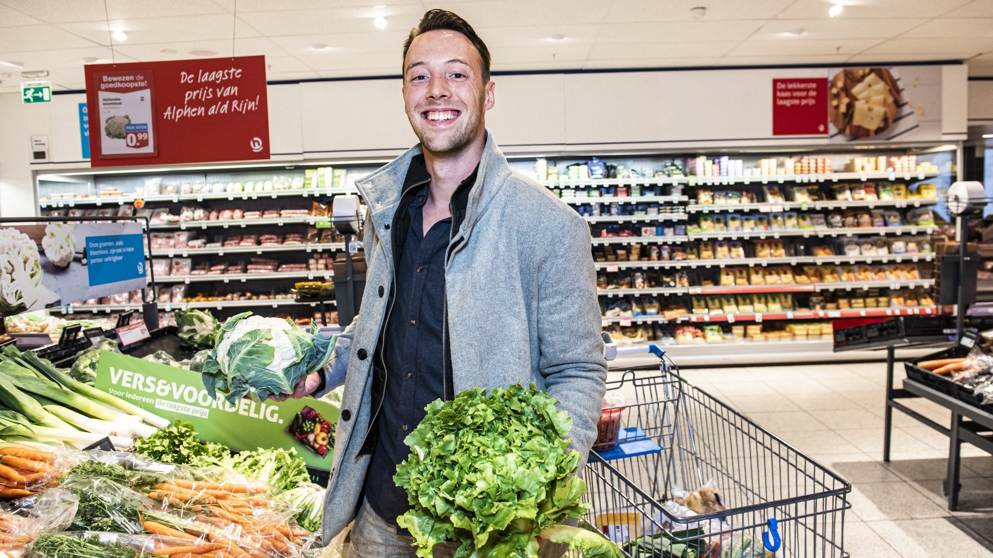 Max van Weenen, programmeur bij SERA. Hij krijgt net als zijn collega's 500 euro per maand extra. Foto: Merel Klijzing