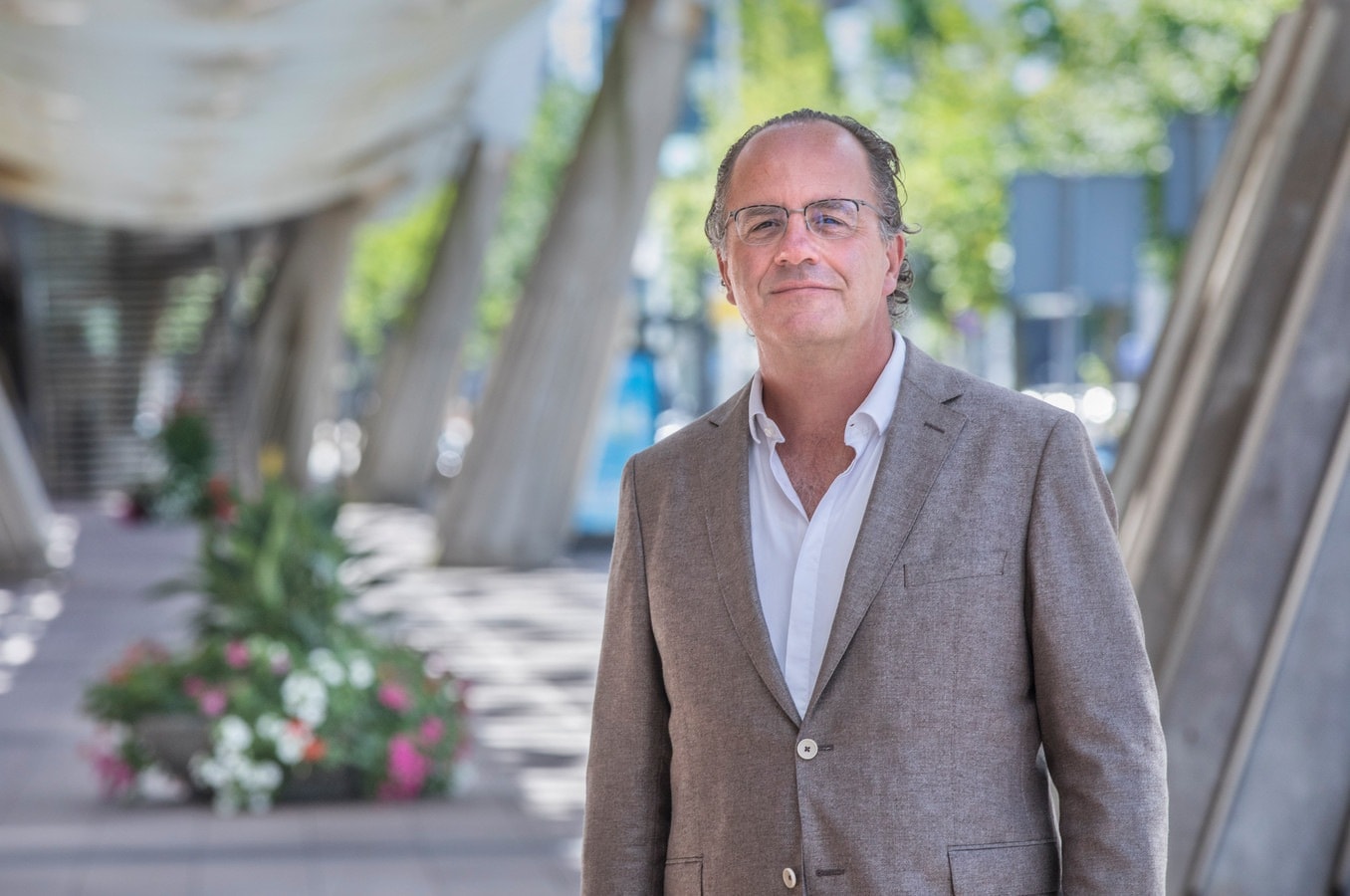 De scheidende directeur Rinke Zonneveld van InnovationQuarter: ‘Vroeger stonden Den Haag en Rotterdam met de ruggen tegen elkaar'. Foto: Frank Jansen.
