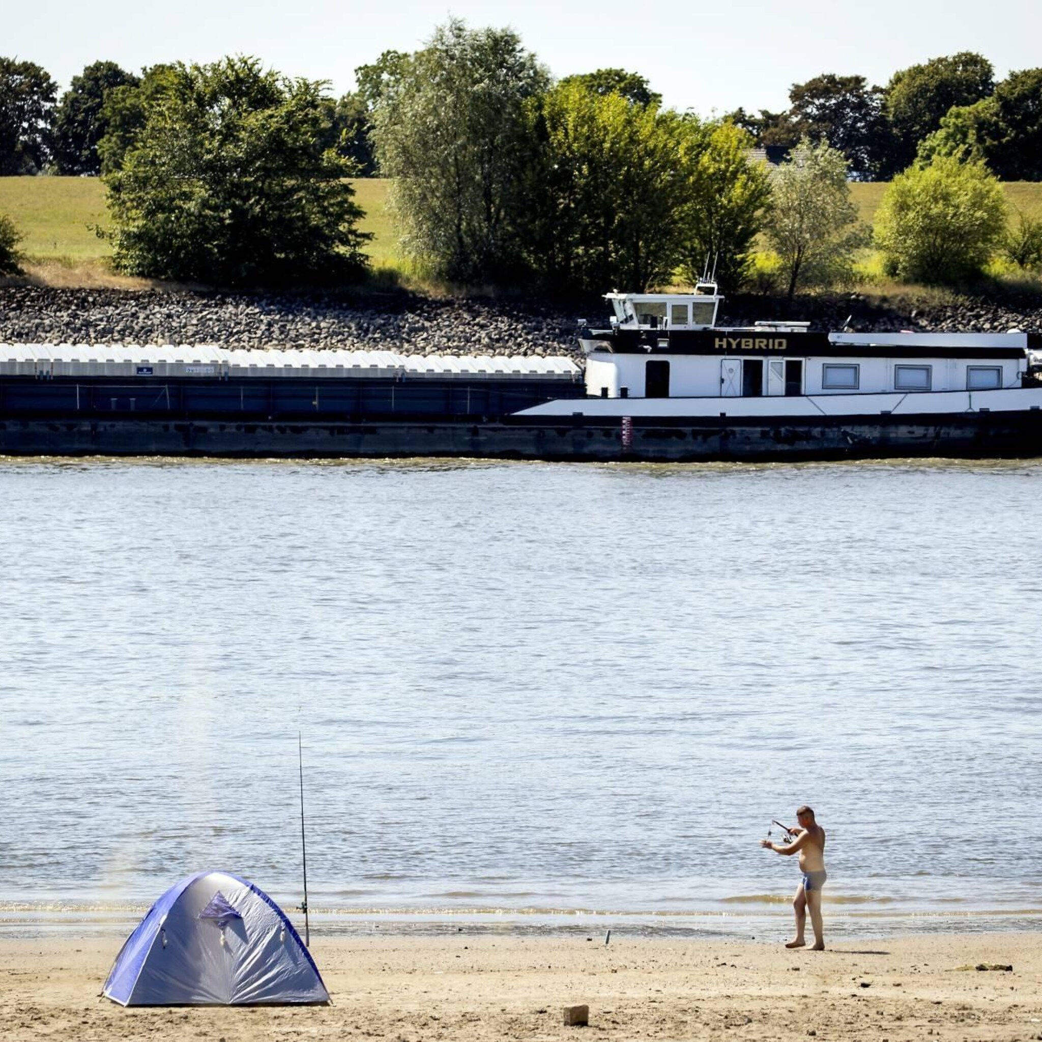 duitse overheid waterpeil rijn zakt deze week tot kritiek niveau