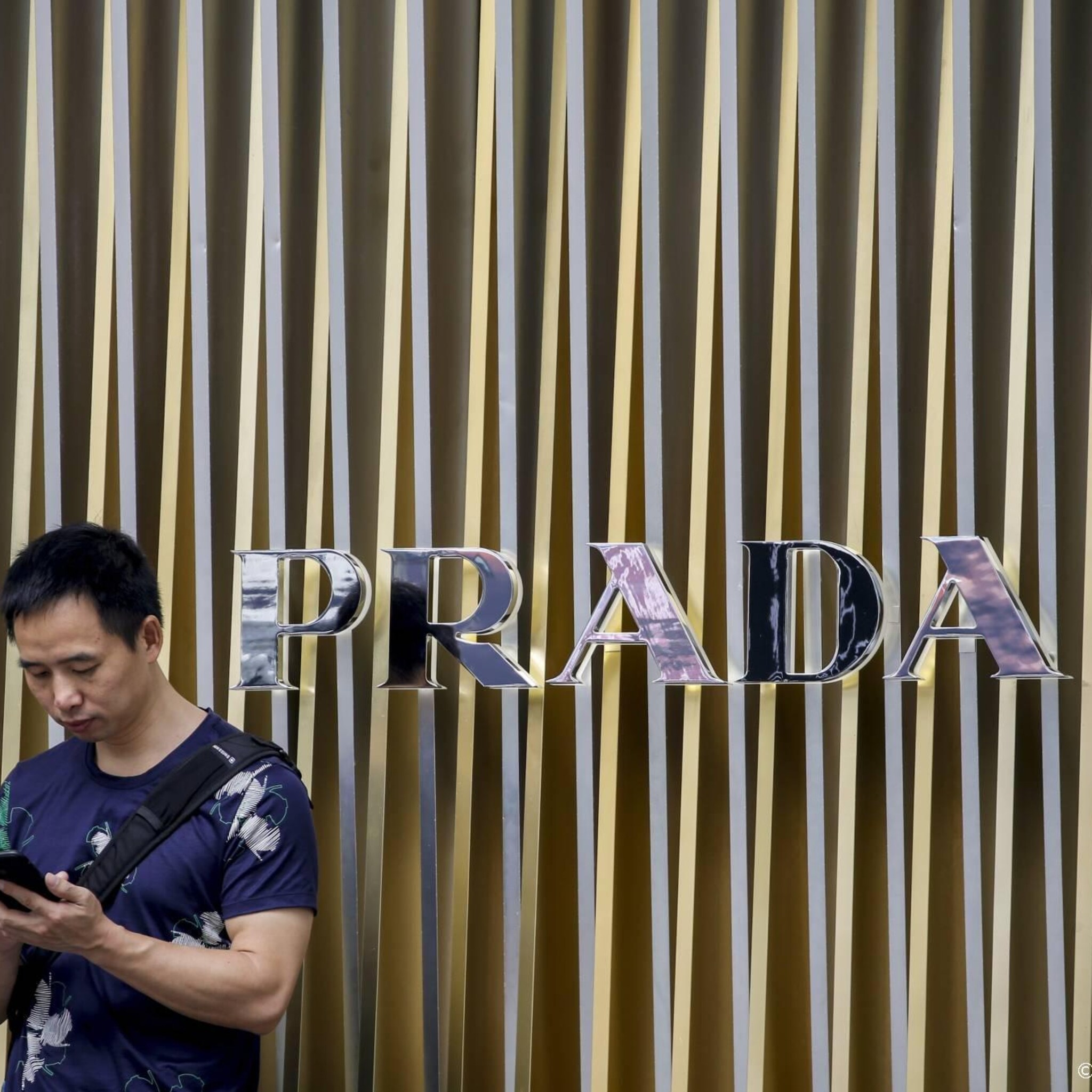 prada wil 1 miljard ophalen met tweede beursnotering in milaan